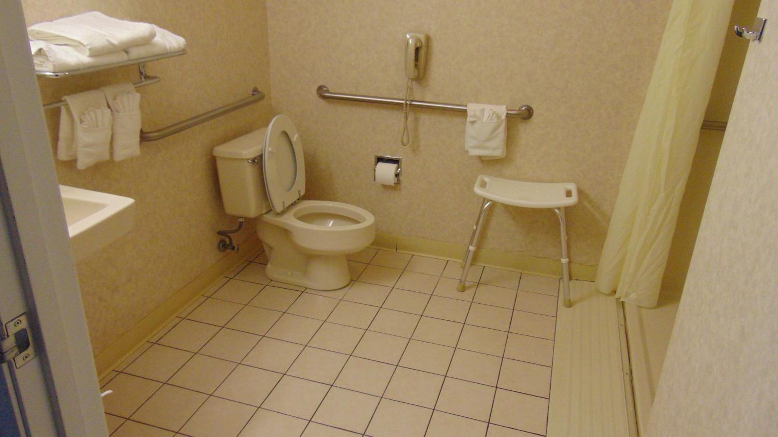 King Room - Disability Access - Photo 5