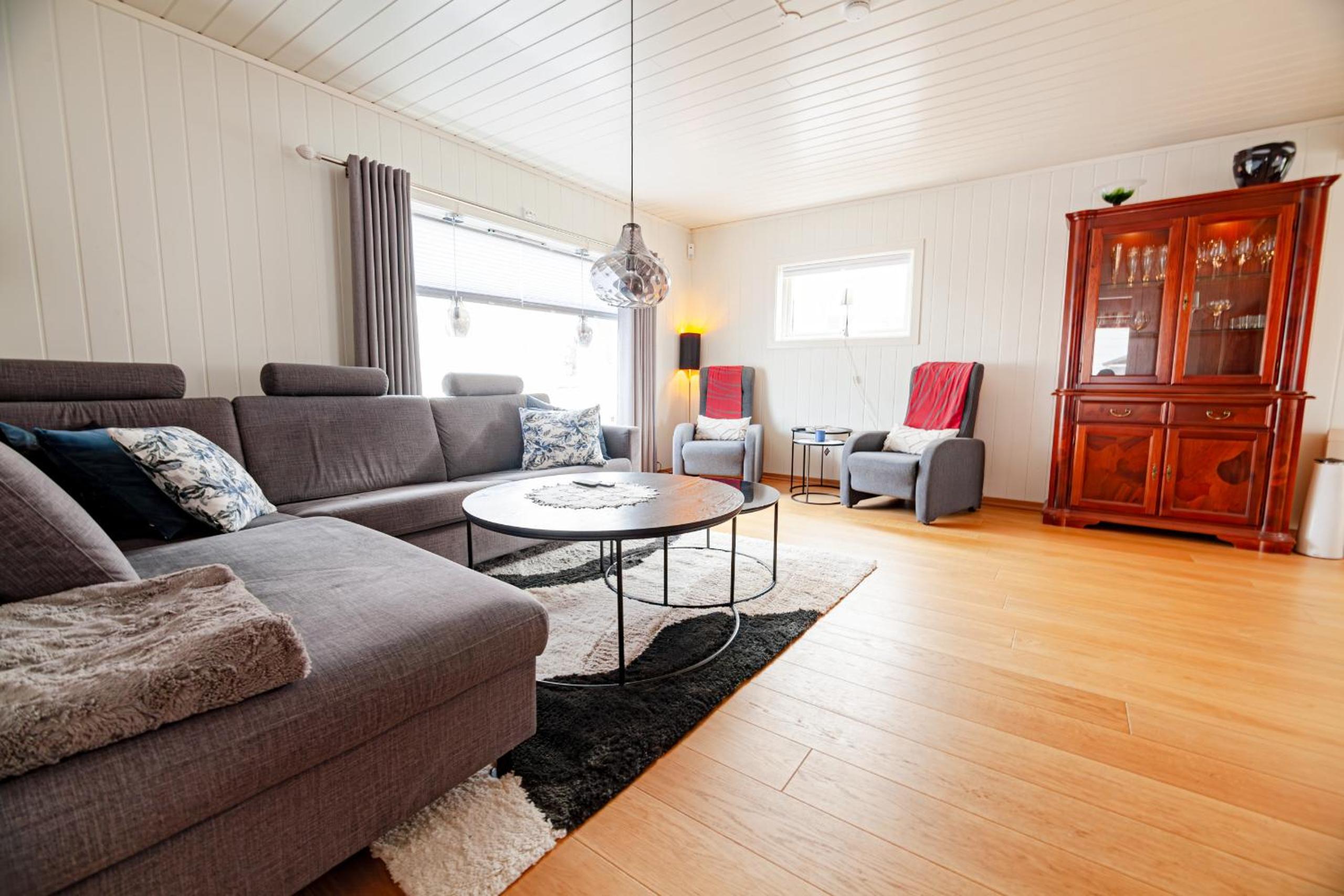 Three-Bedroom House photo 1