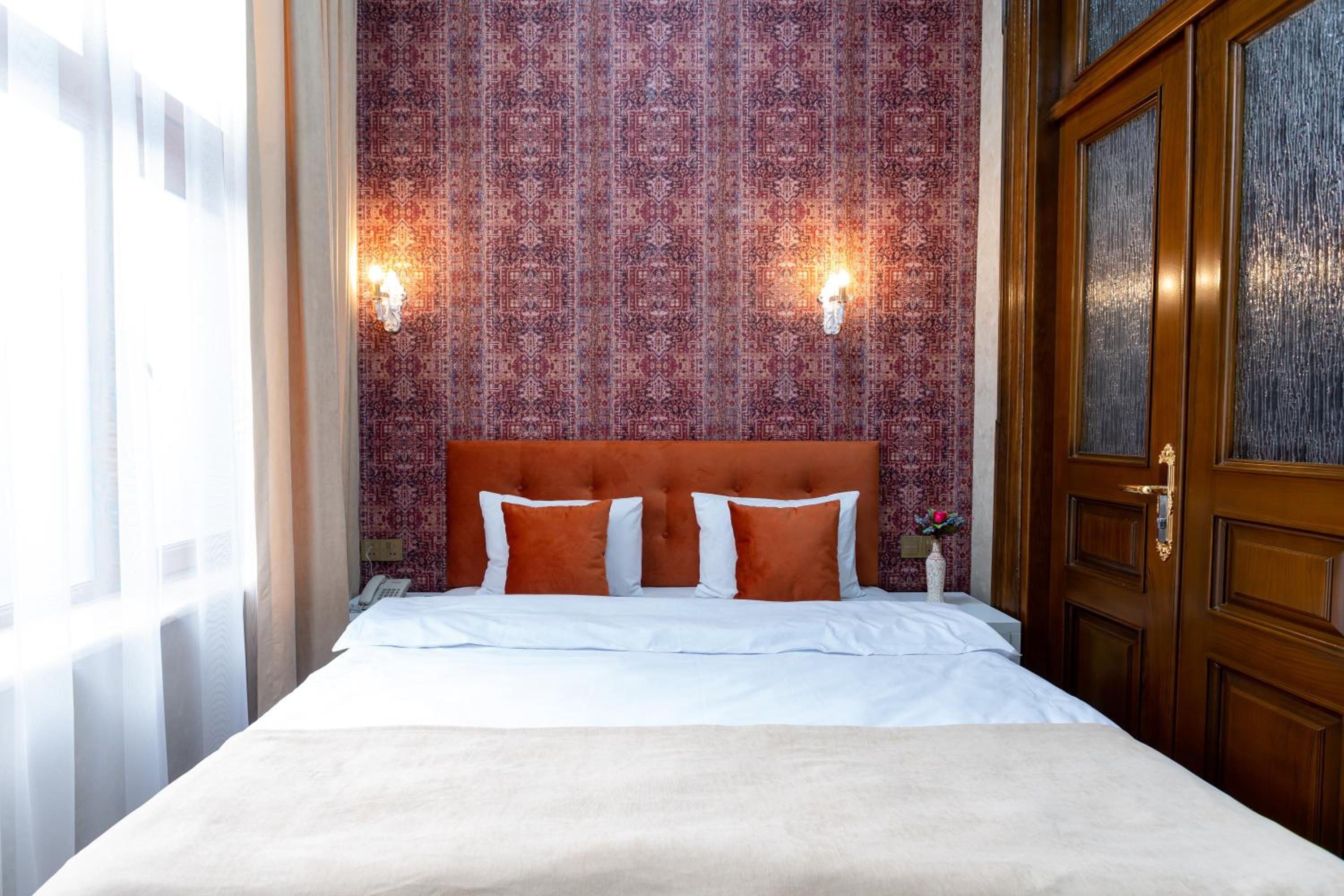 Budget Double Or Twin Room photo 3