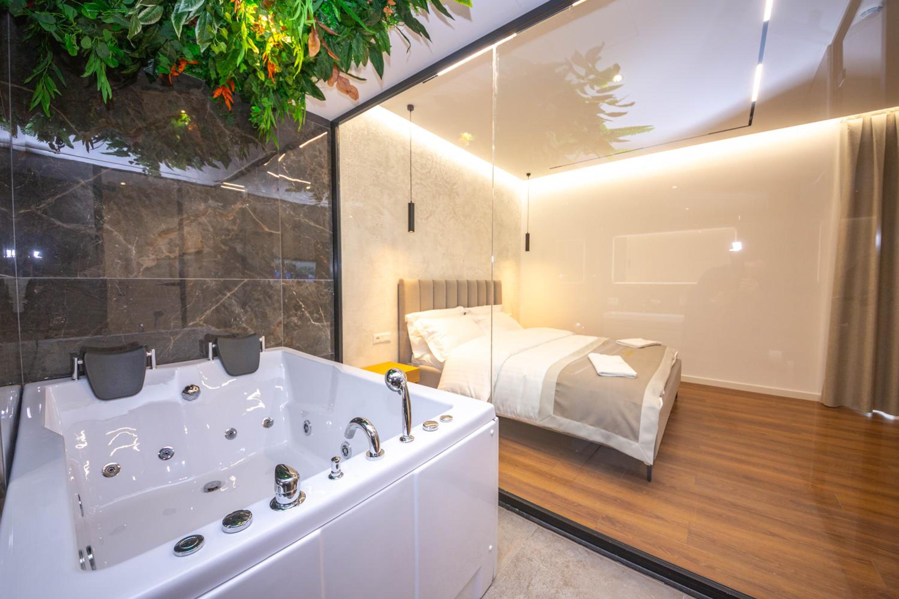 Superior Suite with Spa Bath