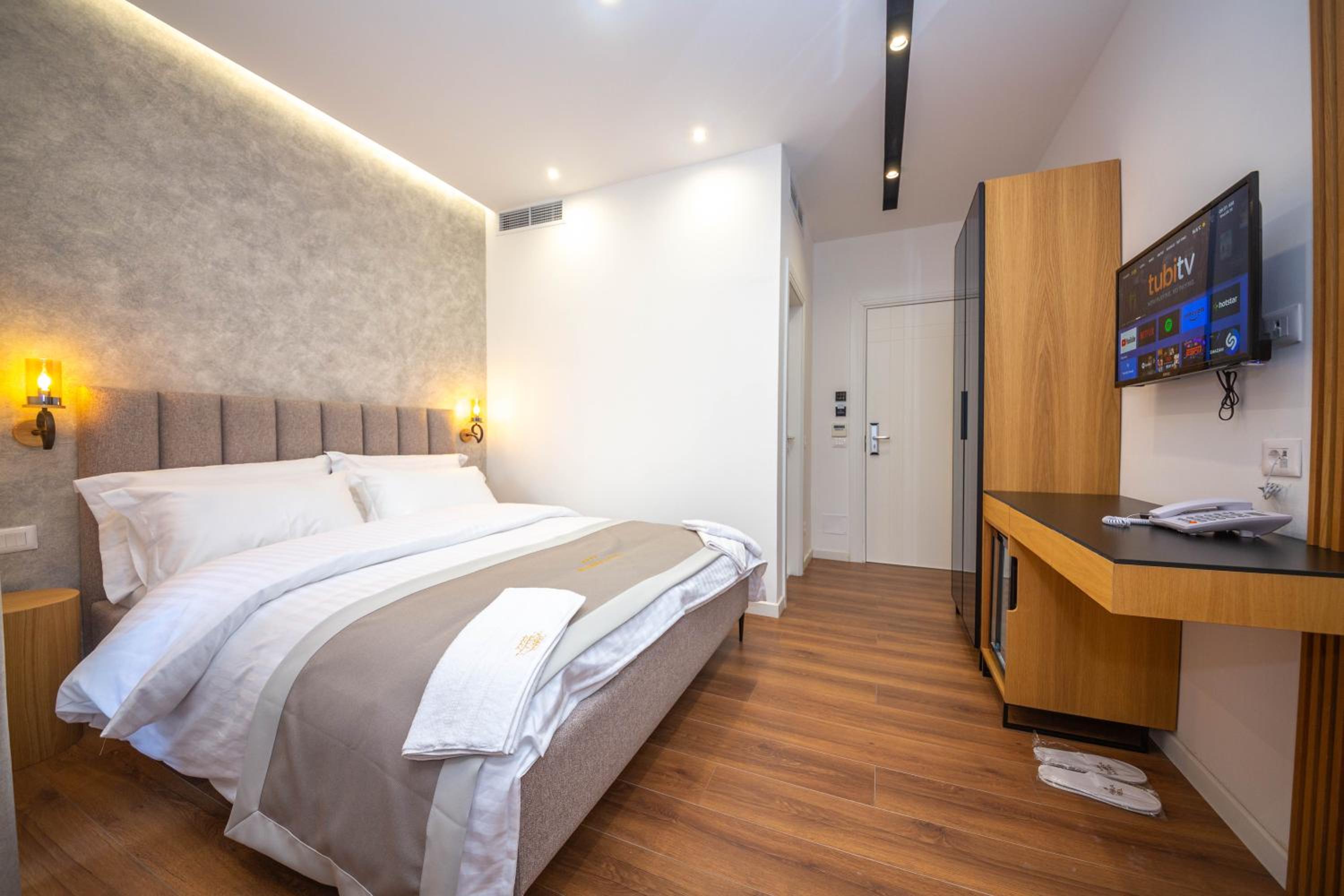 Deluxe Double Room with Balcony