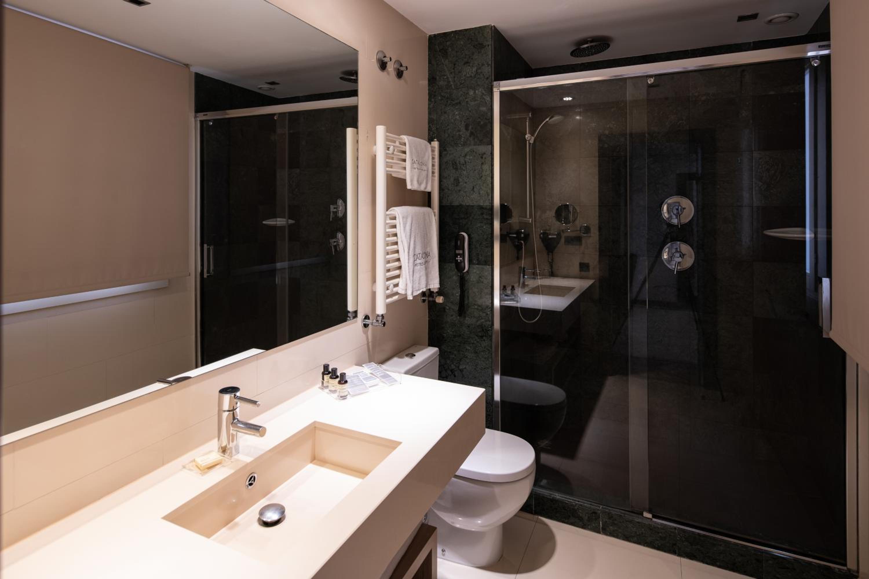 Double or Twin Room - Photo 3