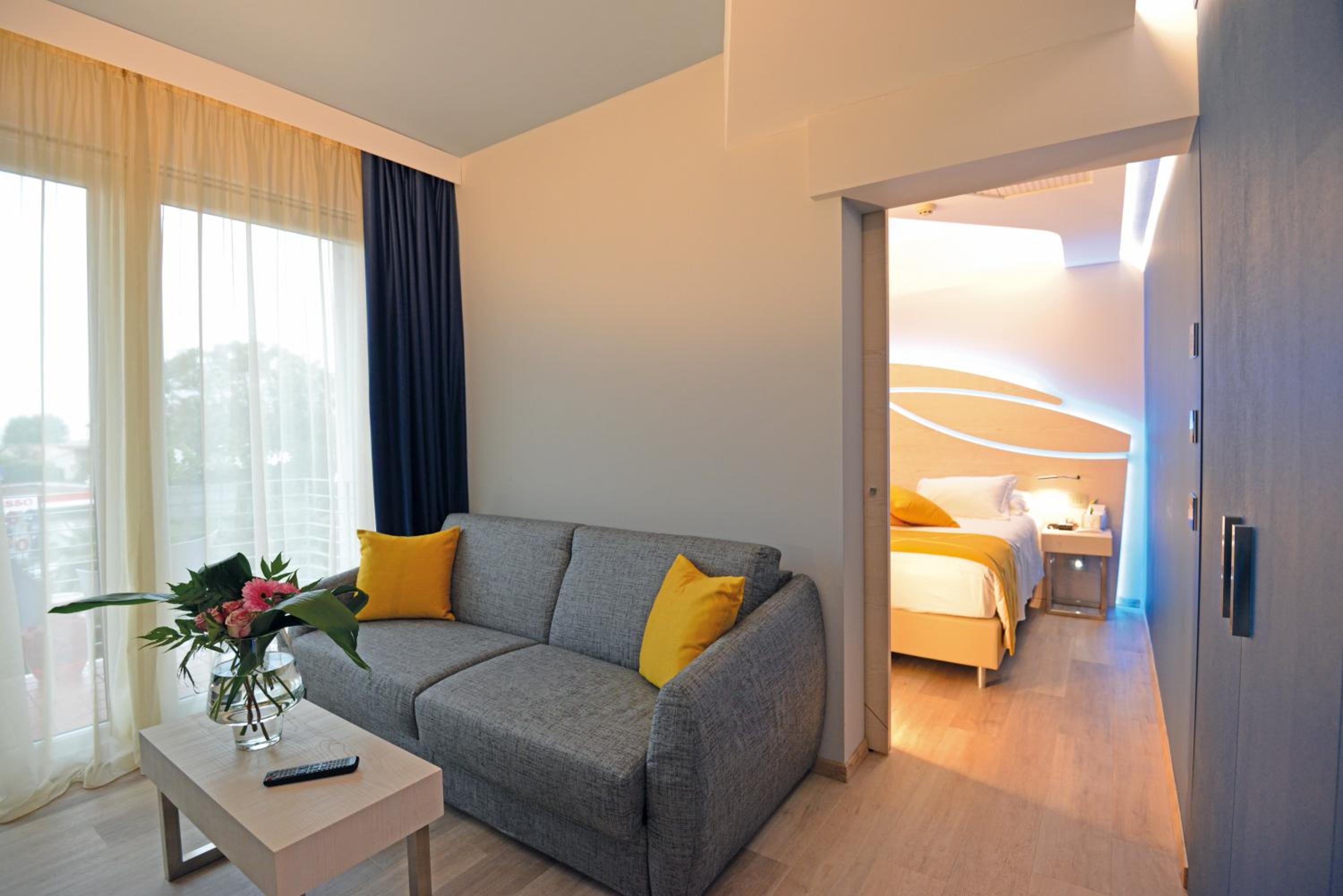 Deluxe Junior Suite photo 1