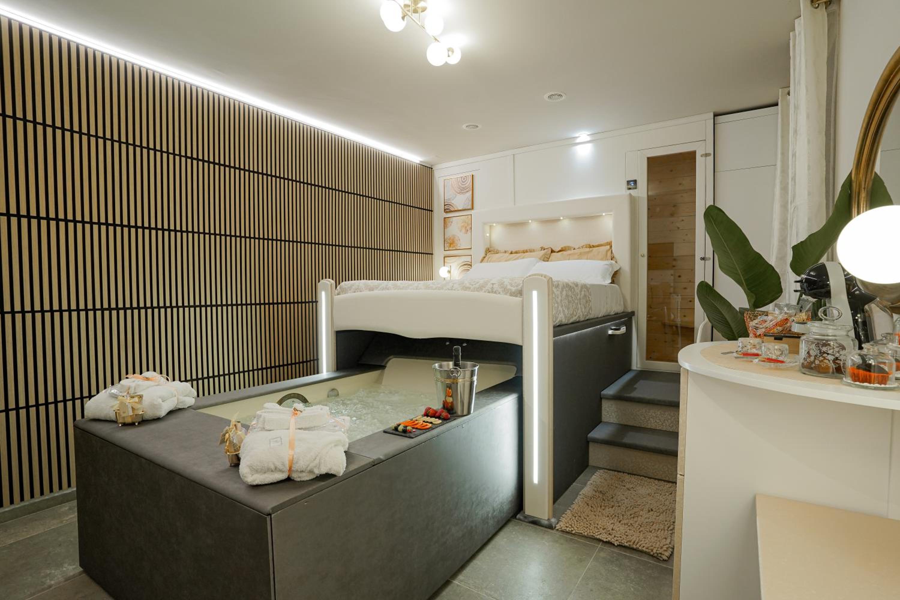 Queen Room with Spa Bath photo 1