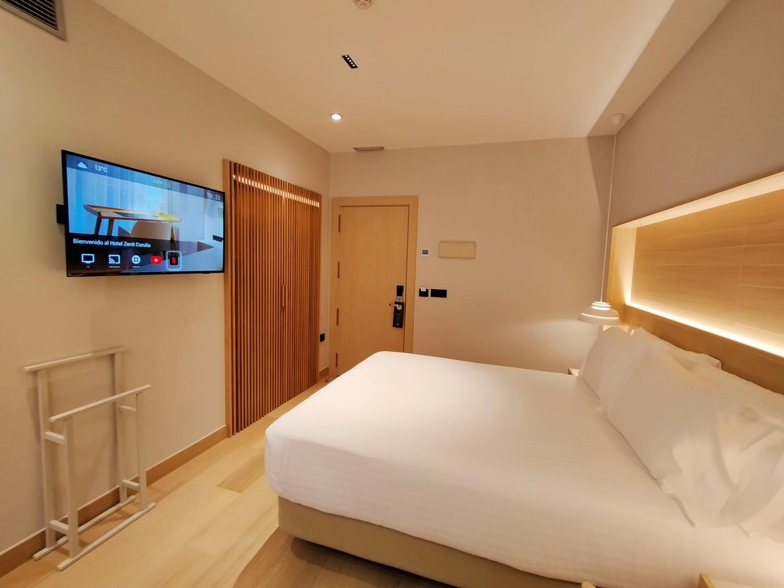 Double or Twin Room - Photo 12