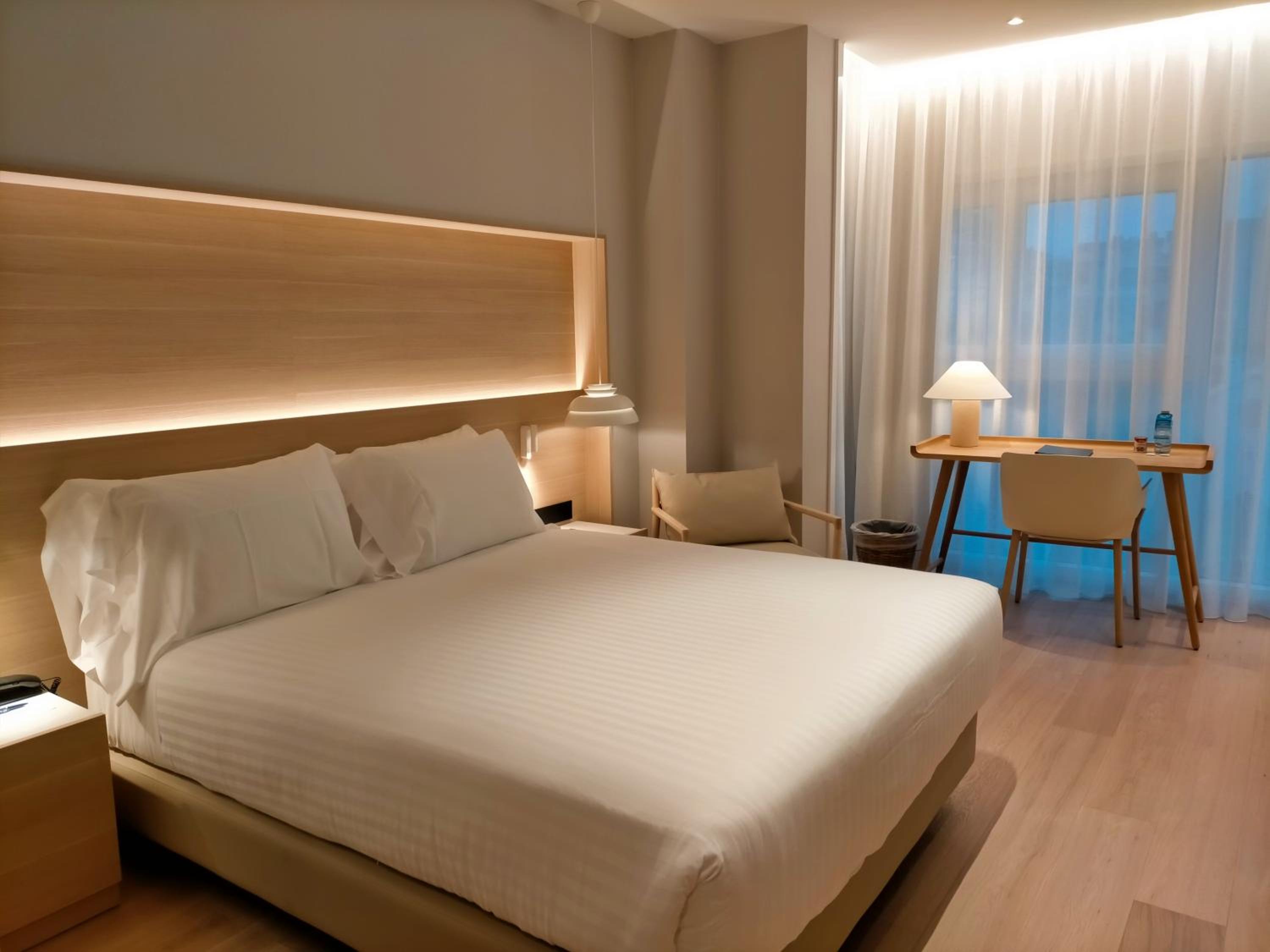 Double or Twin Room - Photo 13