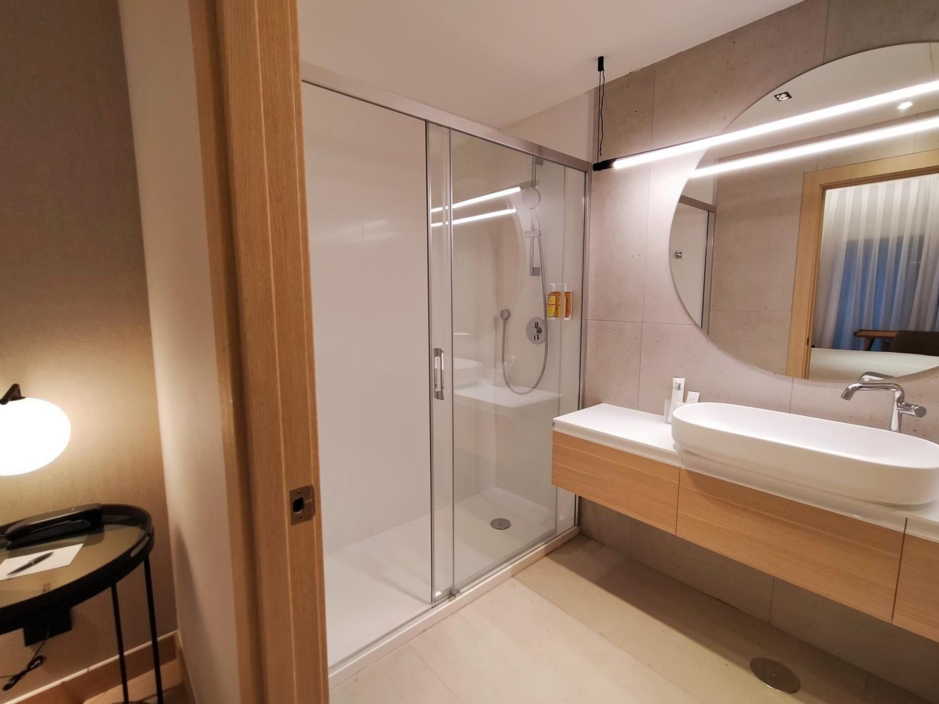 Junior Suite with Sofa Bed - Photo 2