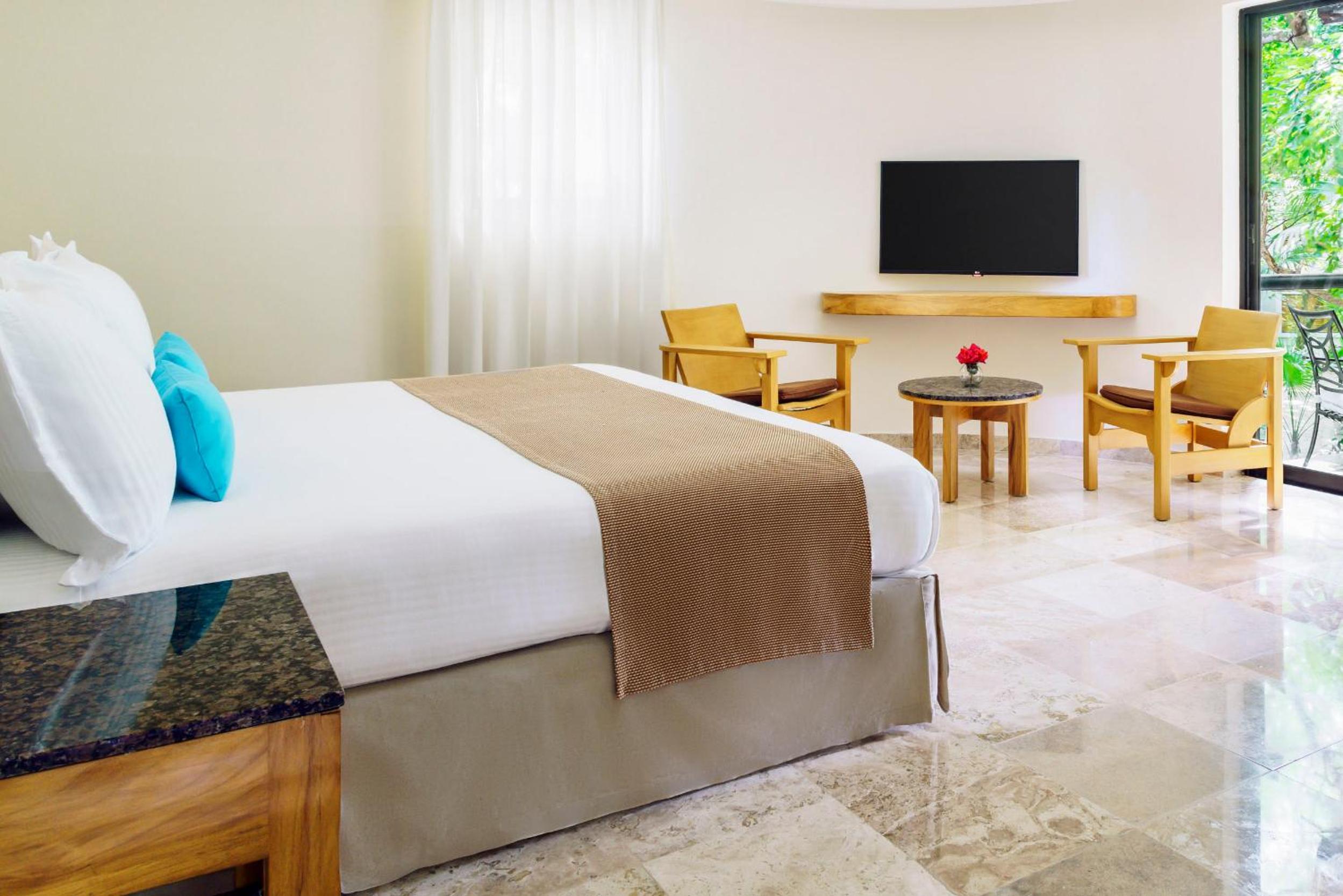 Premium Room, 2 Double Beds - Photo 5