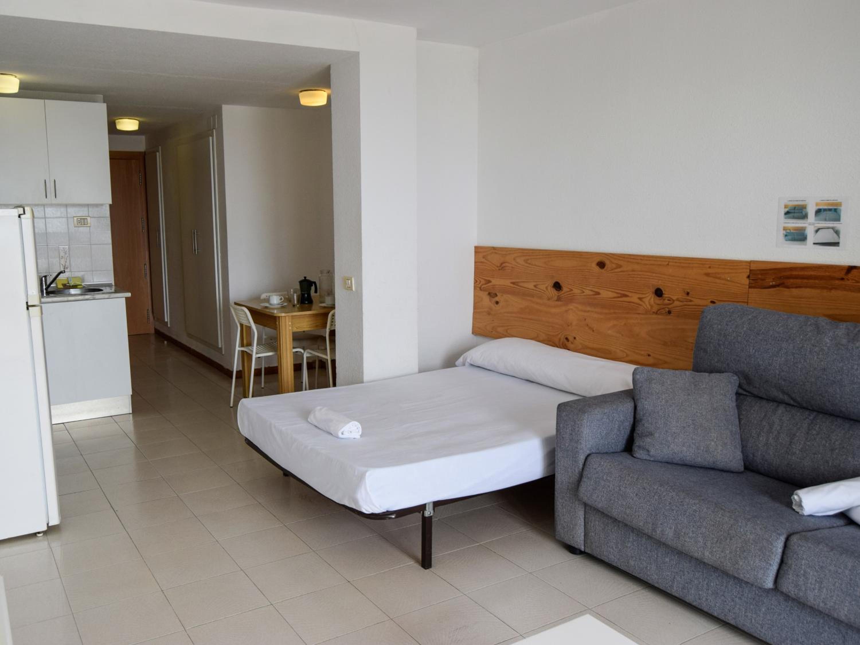 Studio Apartment - Photo 4