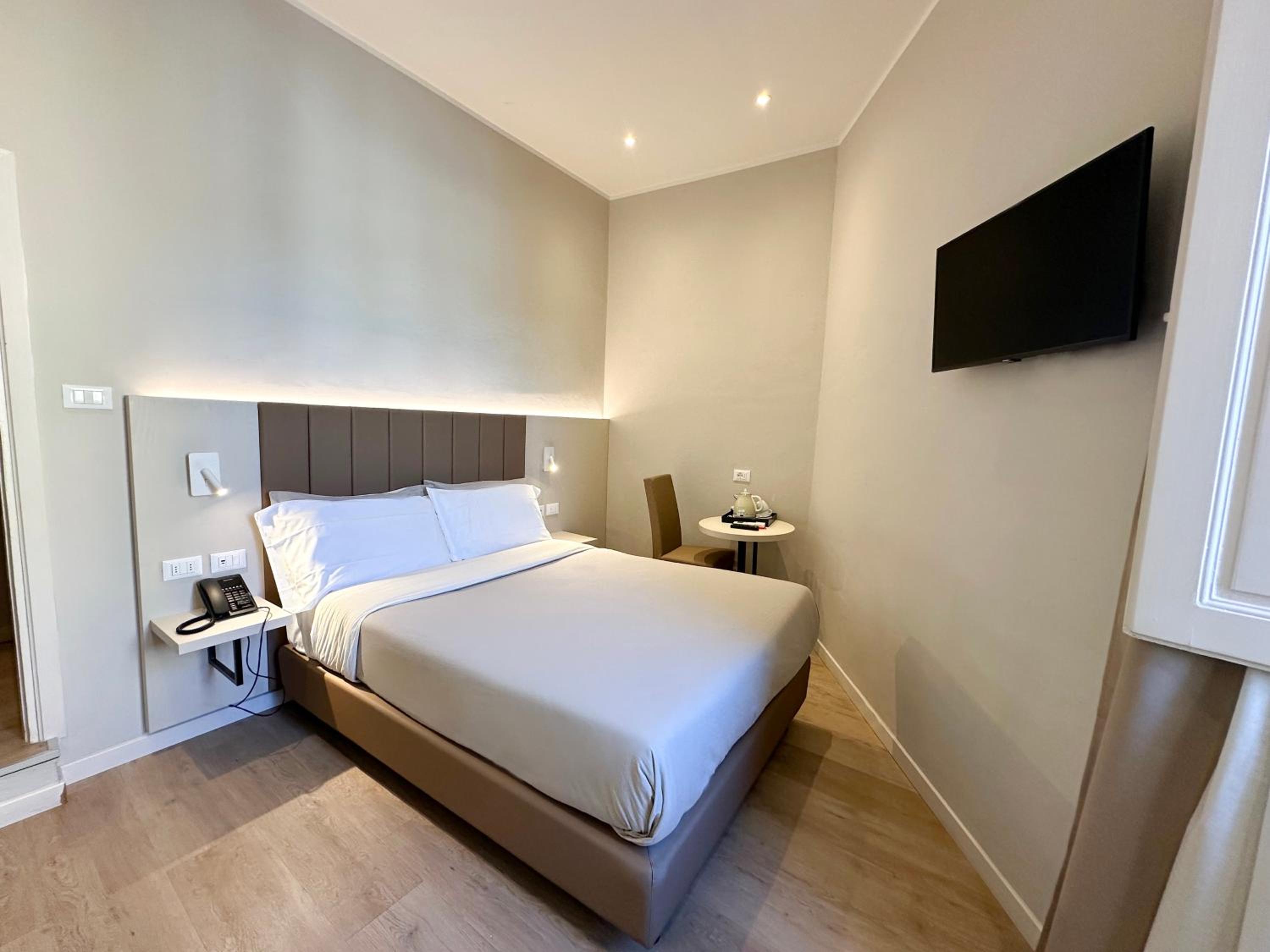 Double or Twin Room photo 1
