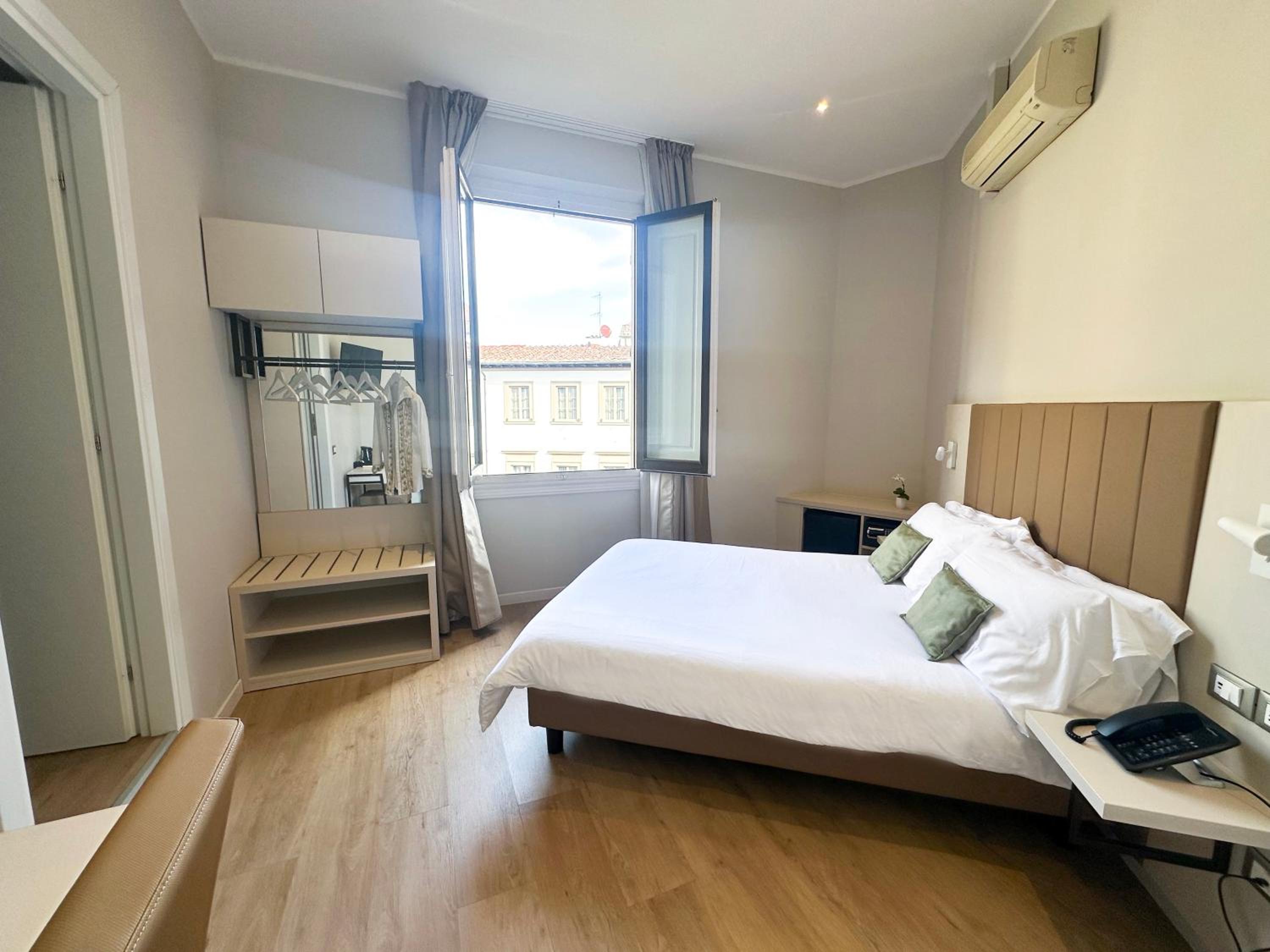 Double or Twin Room photo 3