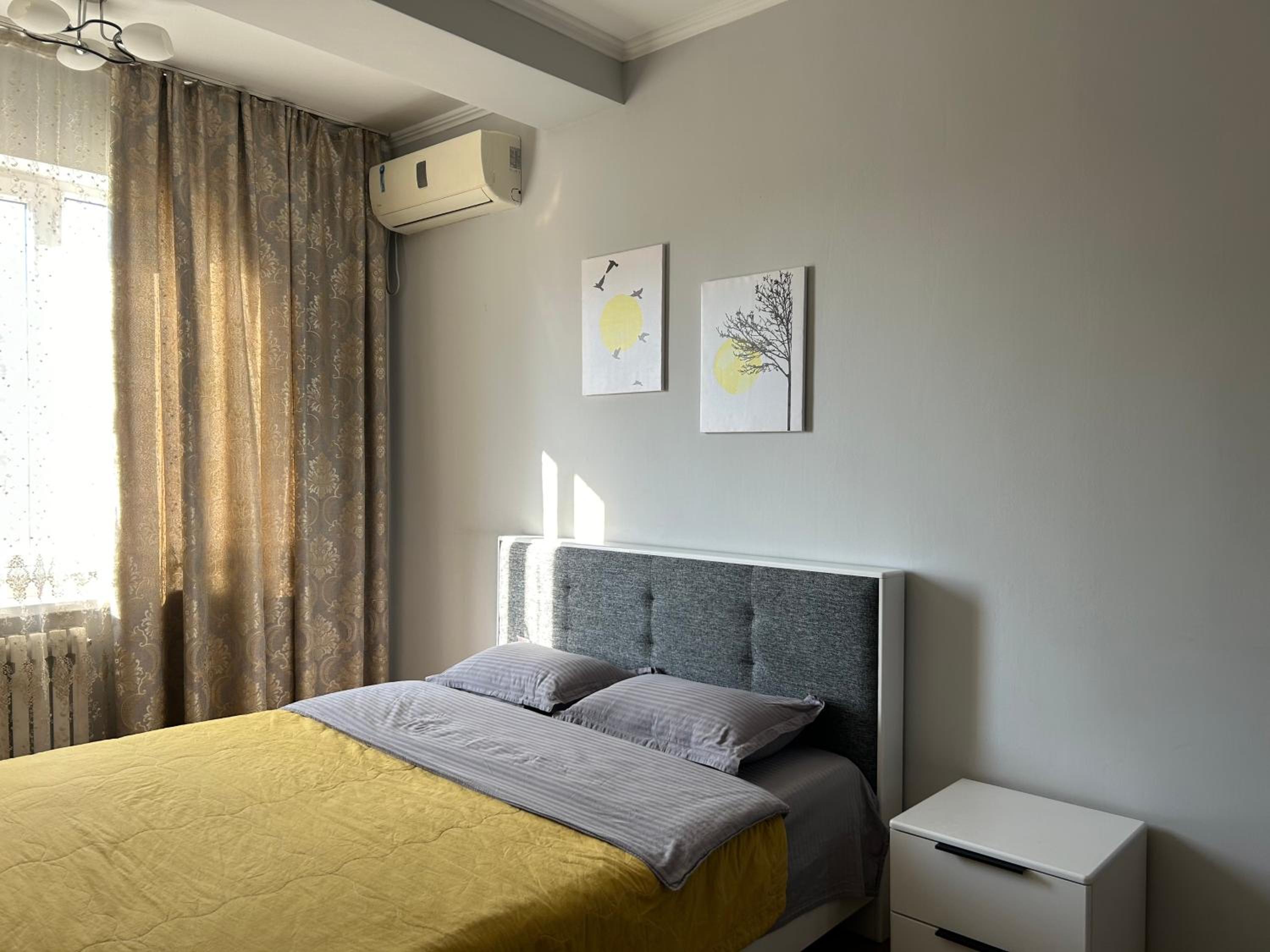 One-Bedroom Apartment photo 1