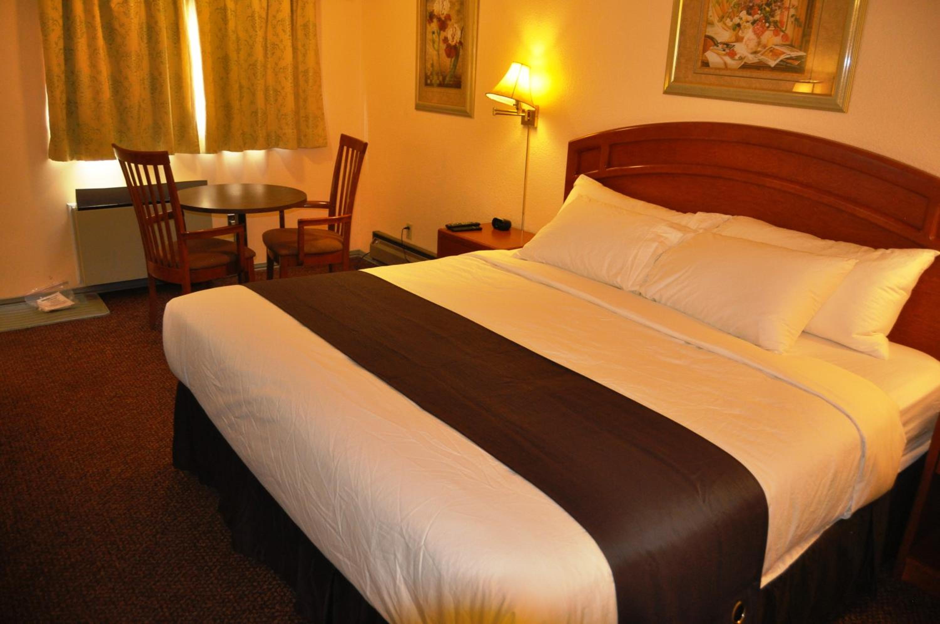 One King Bed Room photo 1