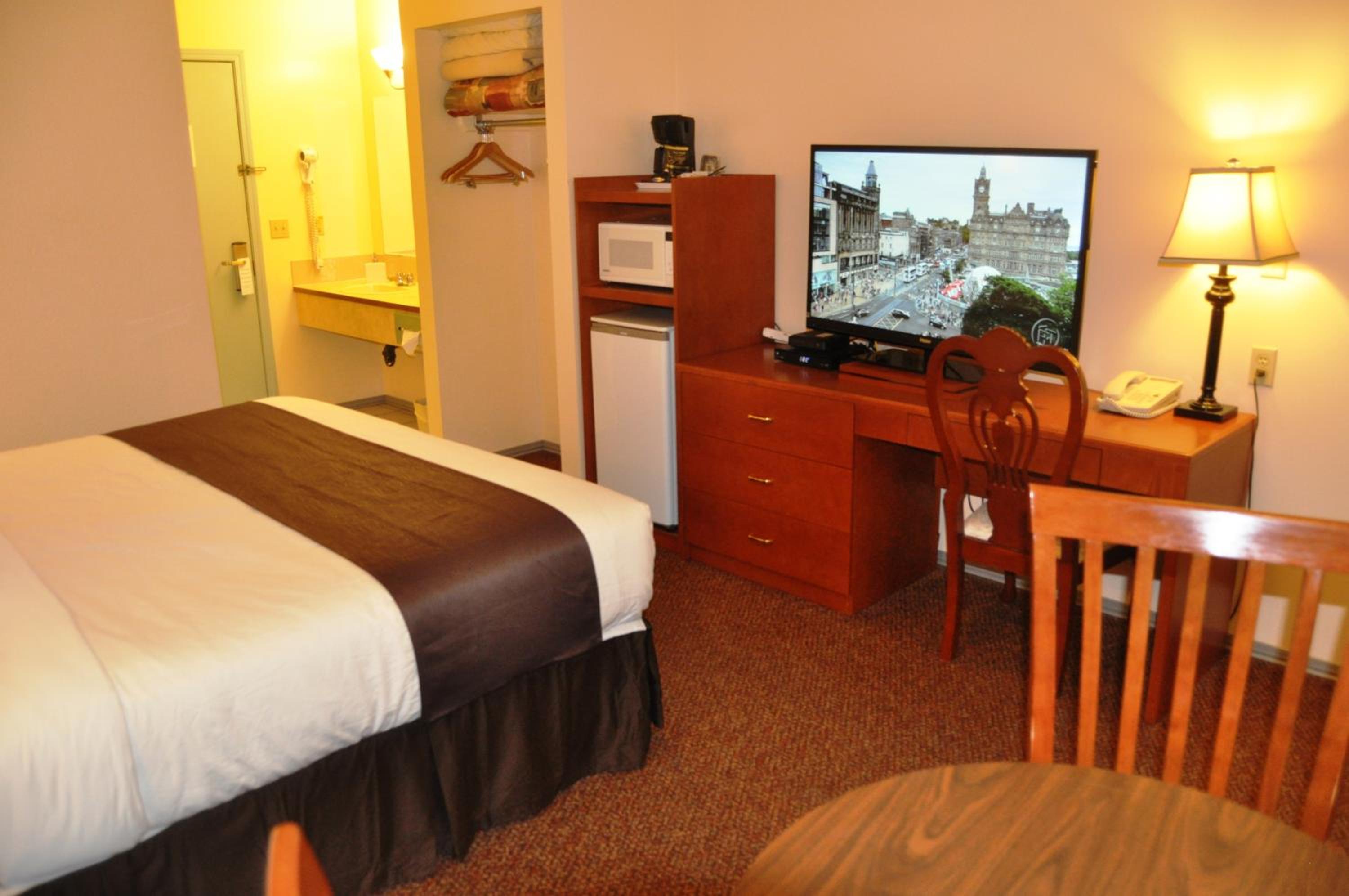 Deluxe Two-Bedroom Suite photo 1