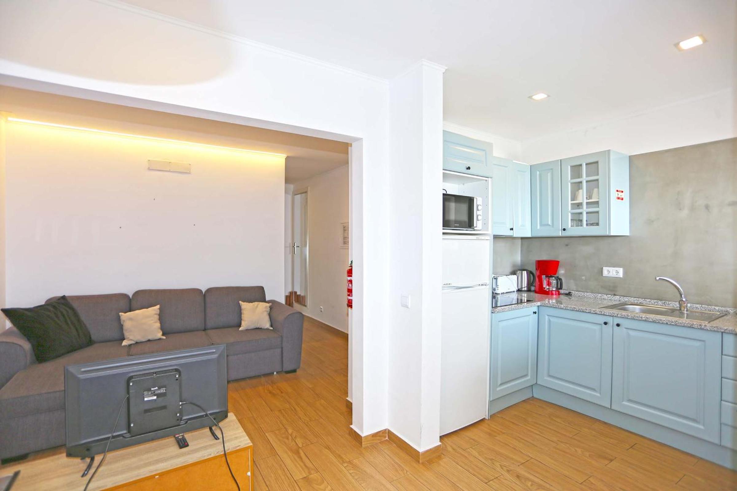 One-Bedroom Apartment - Photo 6