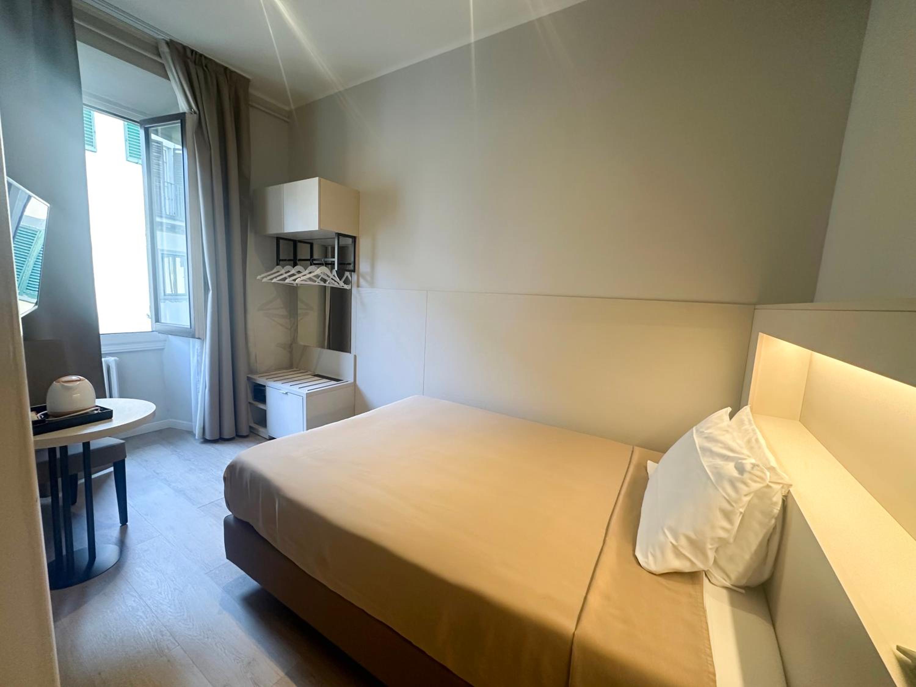 Single Room with Private External Bathroom photo 2