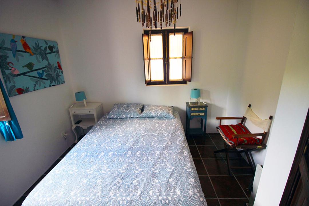 Five-Bedroom House photo 1