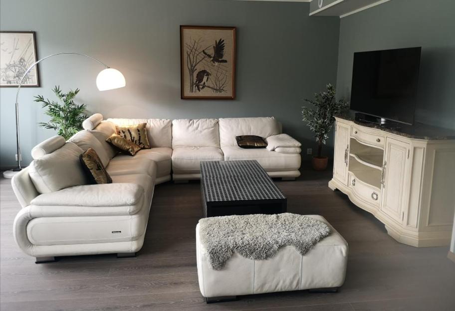 Three-Bedroom Apartment photo 1