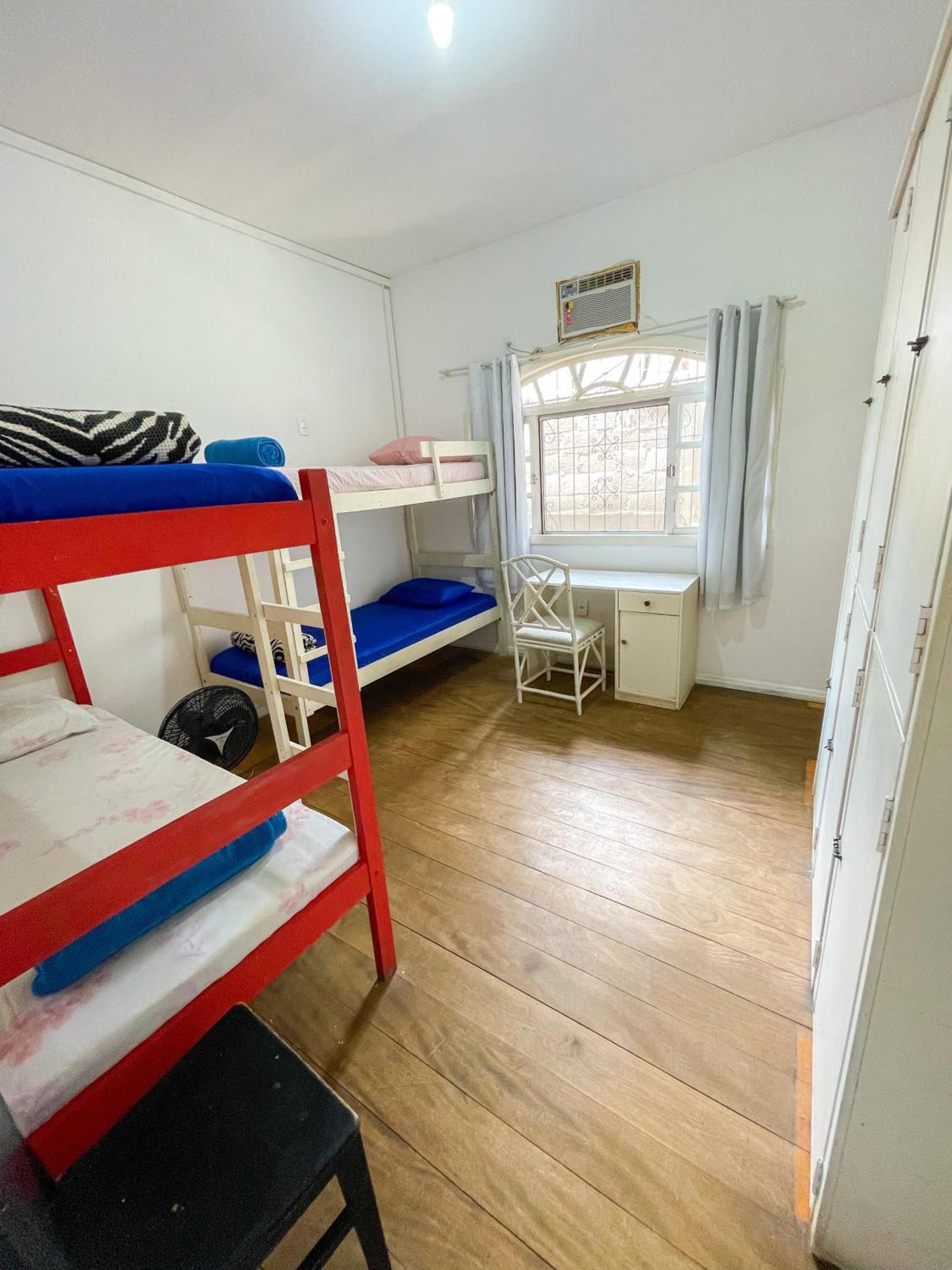 Quadruple Room with Private Bathroom photo 3