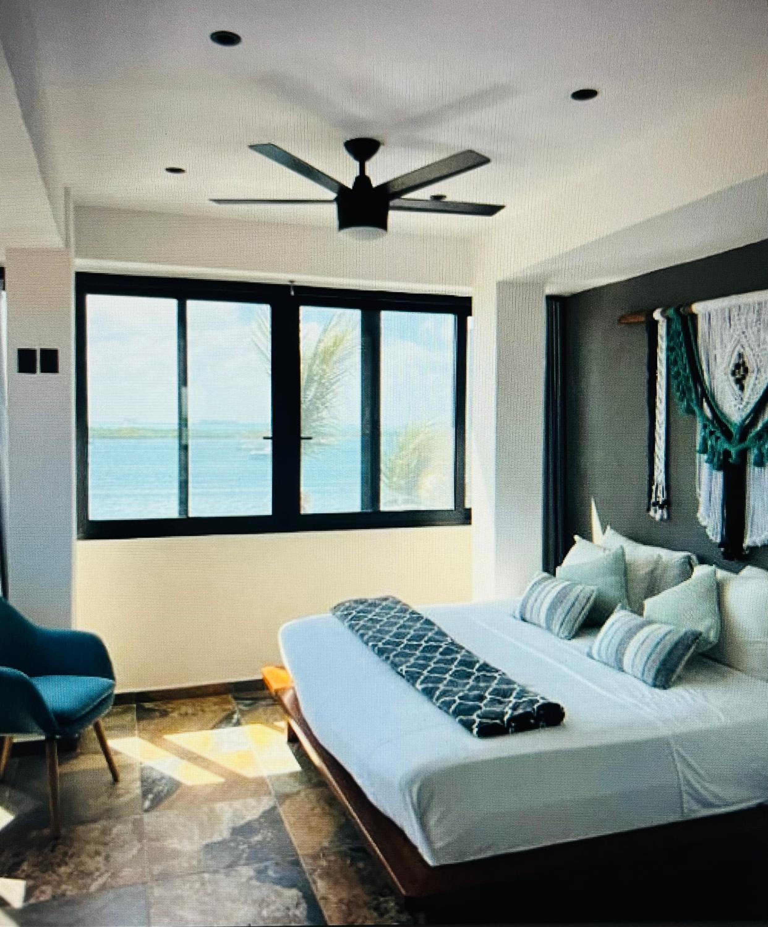 Apartment with Sea View - Photo 14