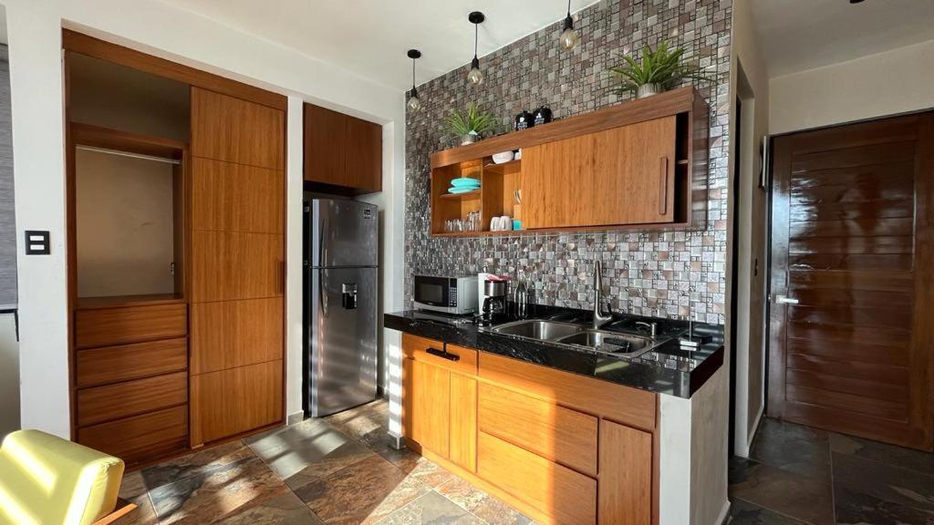 Apartment with Sea View - Photo 10