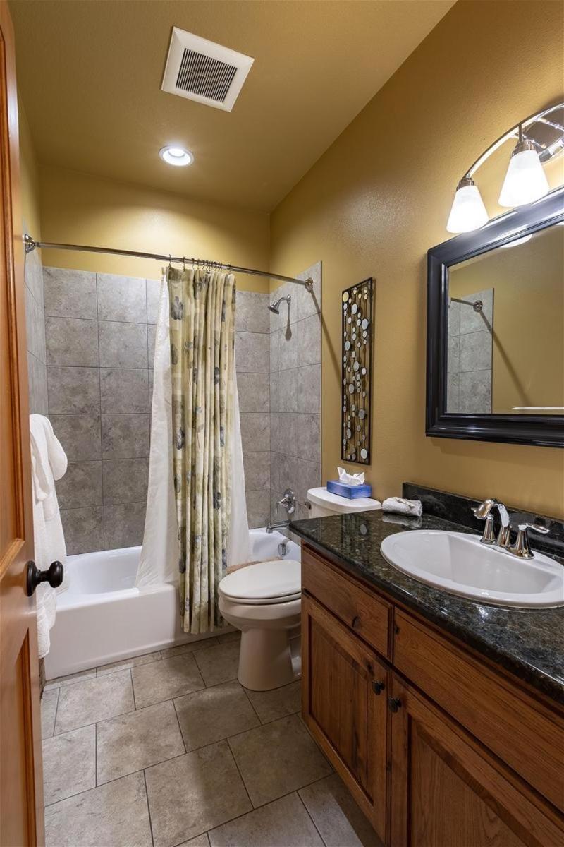 Five-Bedroom Holiday Home photo 1