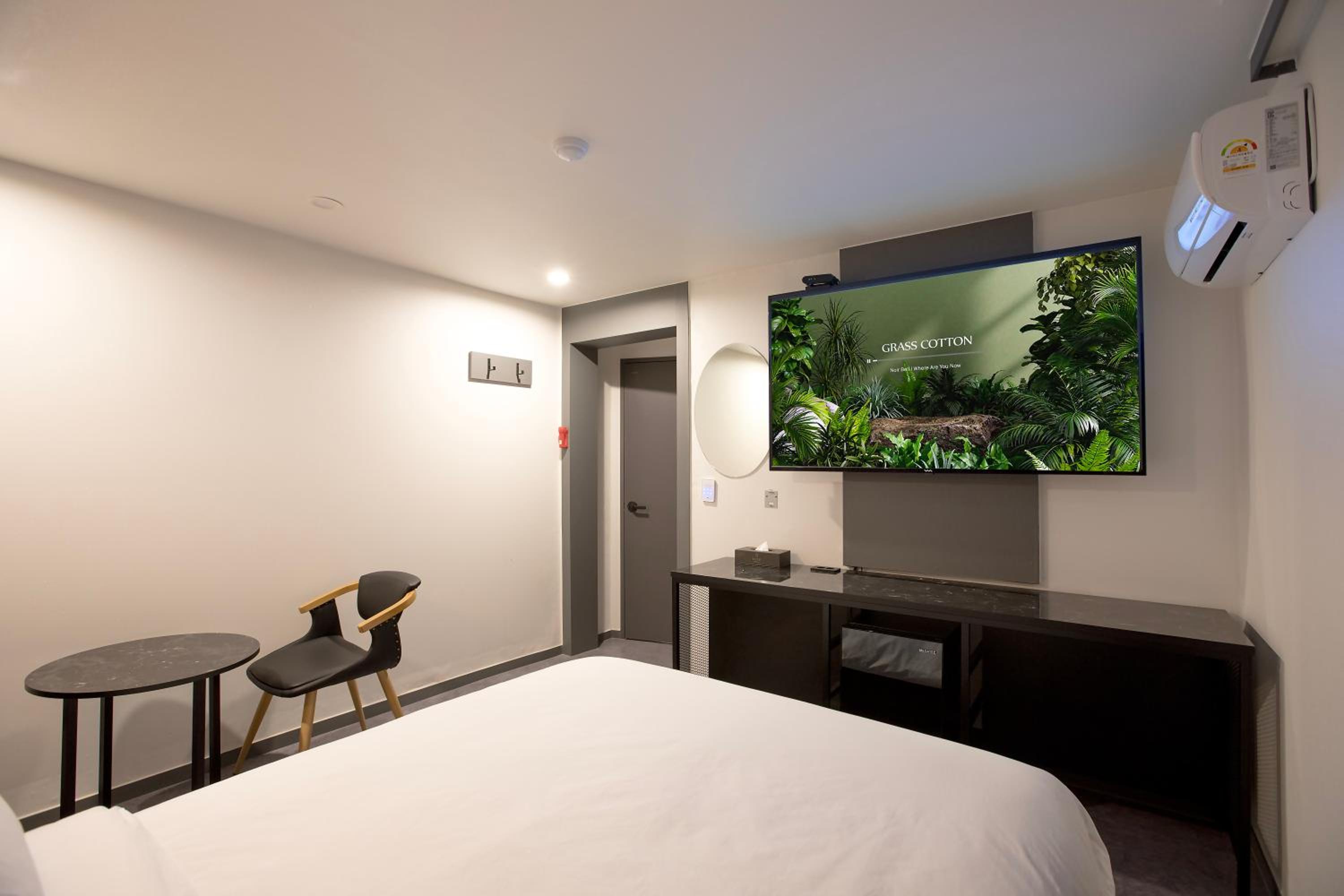 Standard Double Room - Photo 2