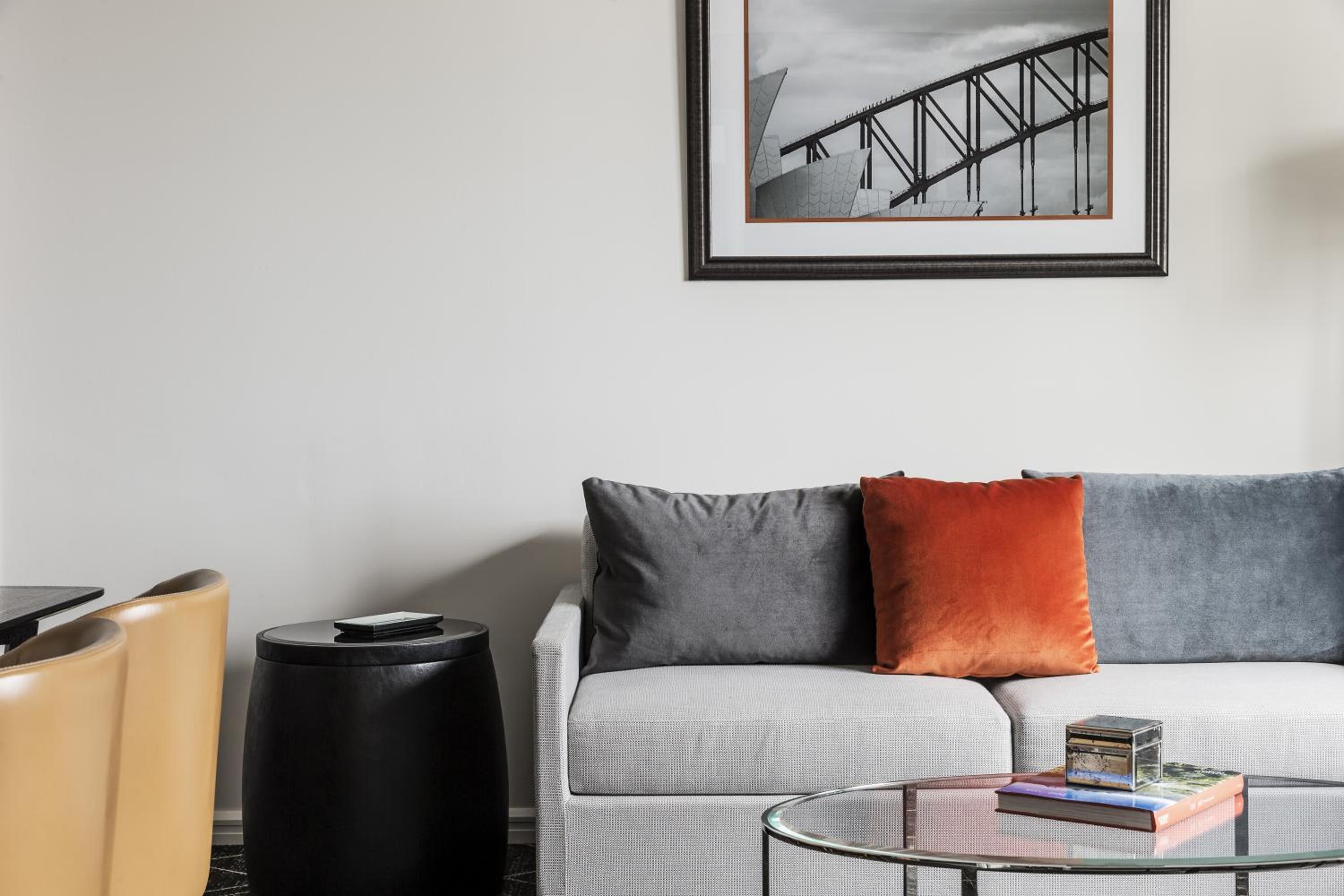 Executive King Suite with Sofa - Club Floor Access thumbnail 5