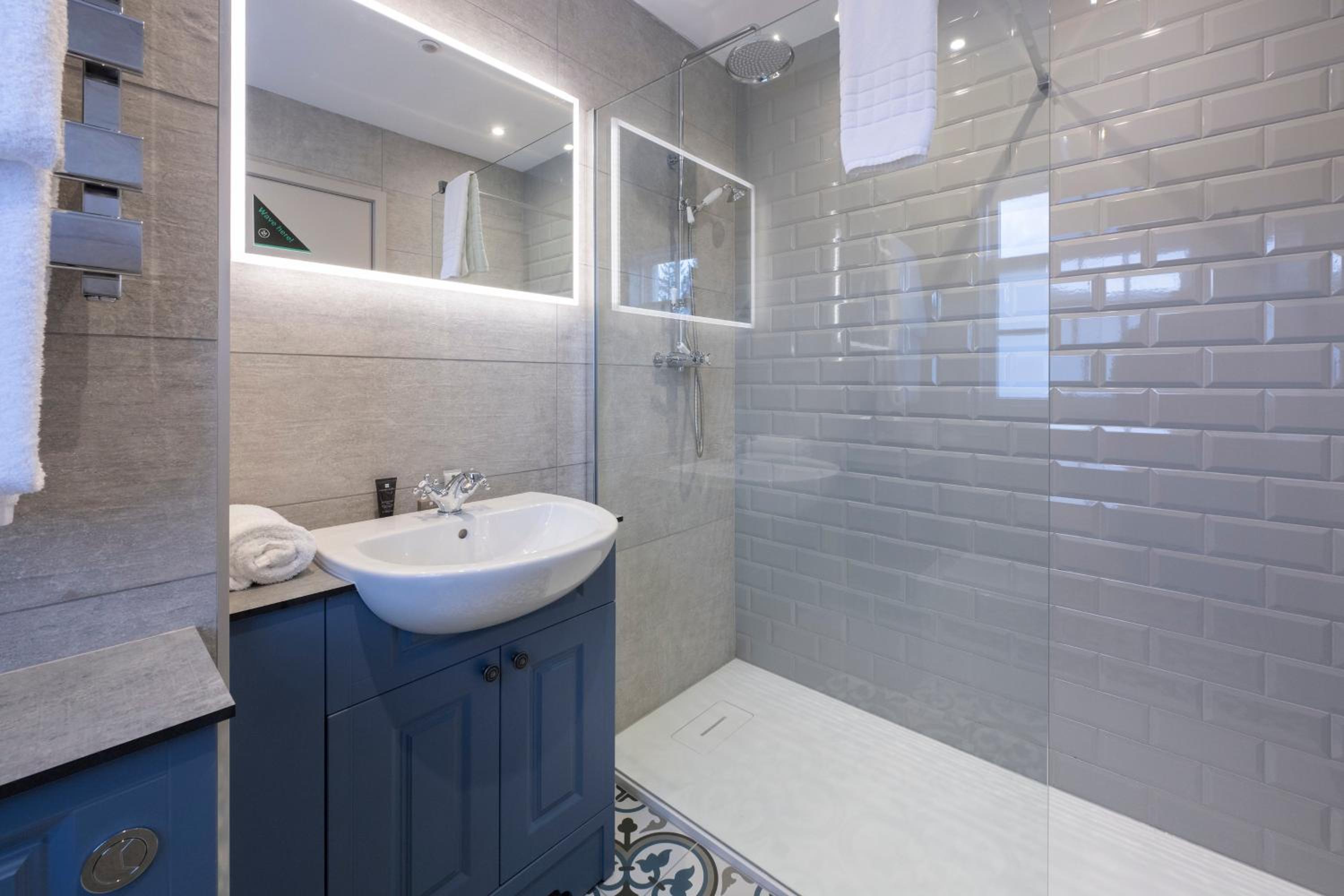 Standard Double or Twin Room - Photo 4