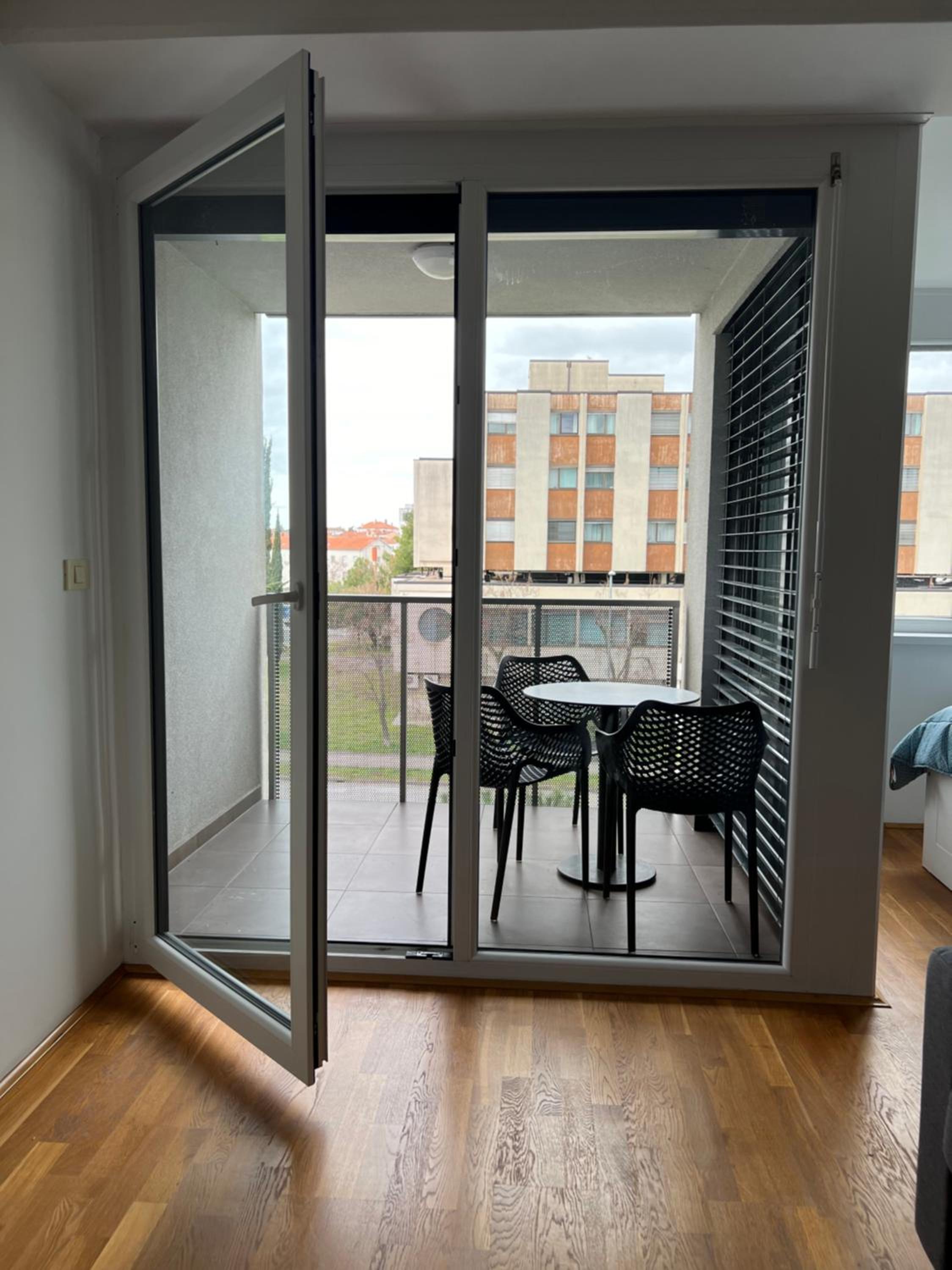 Apartment with Balcony photo 2
