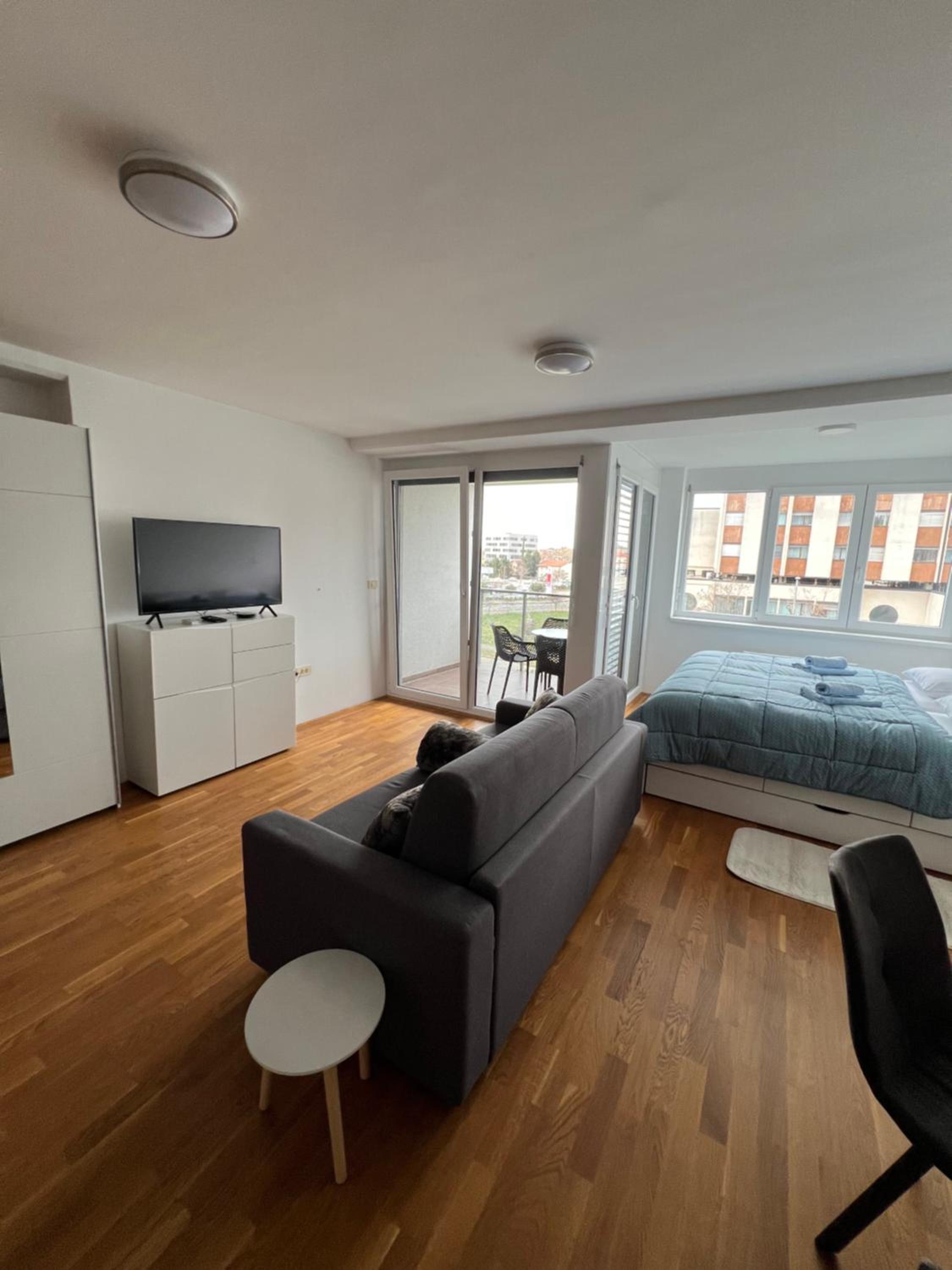 Apartment with Balcony photo 1