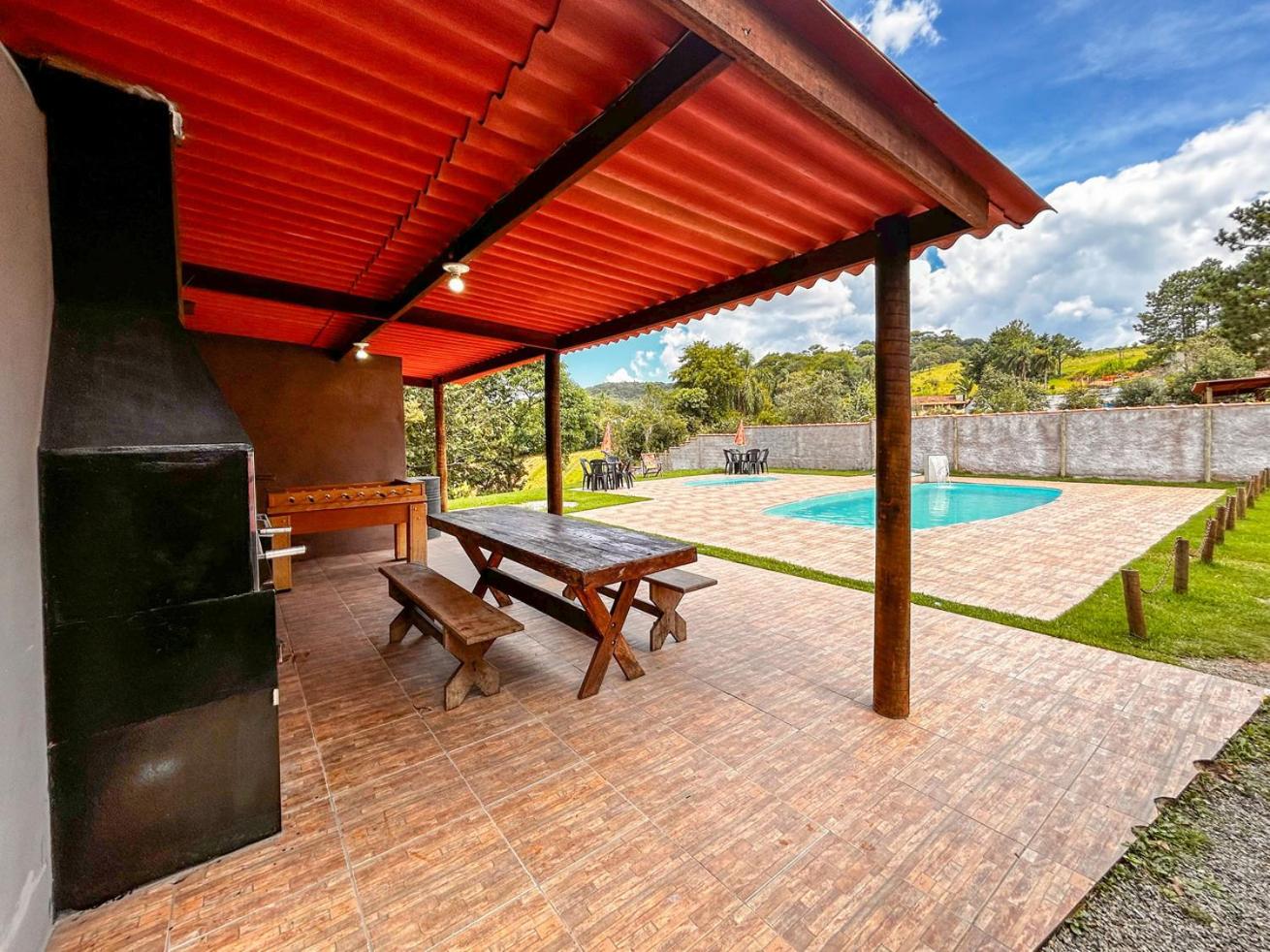 Three-Bedroom House photo 2