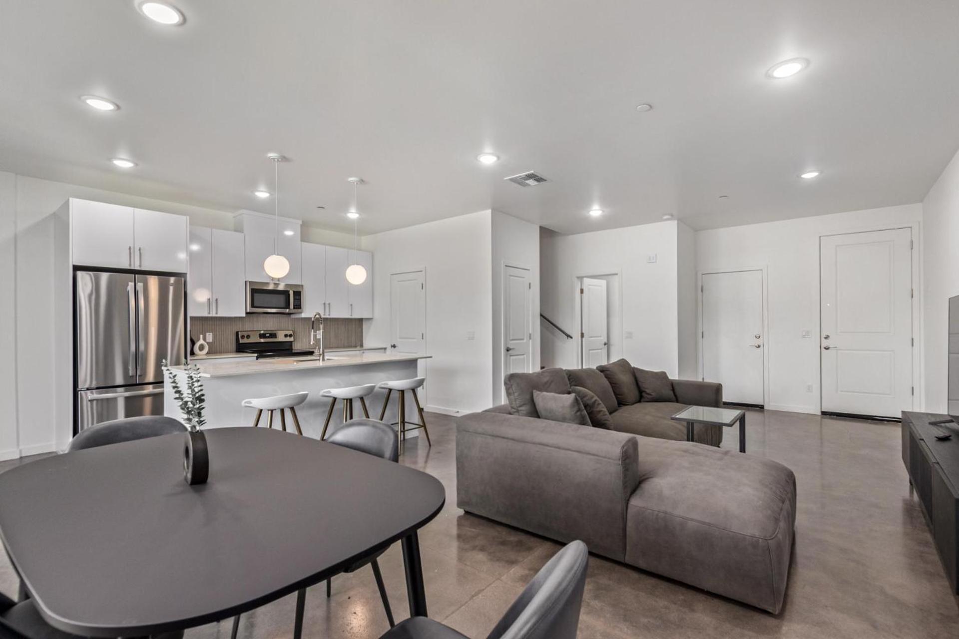 Six-Bedroom Holiday Home photo 1