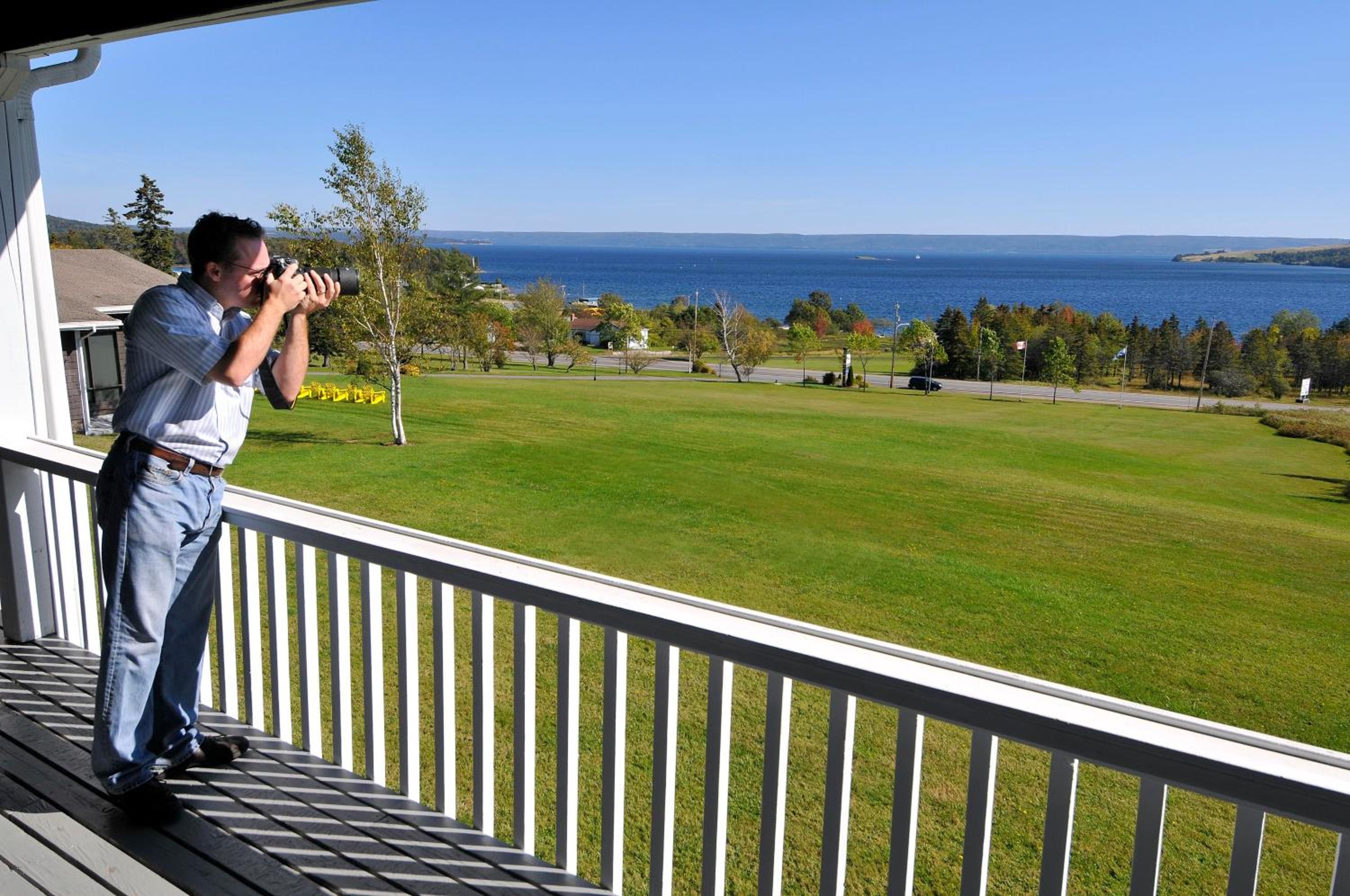 King Suite with Lake View photo 2