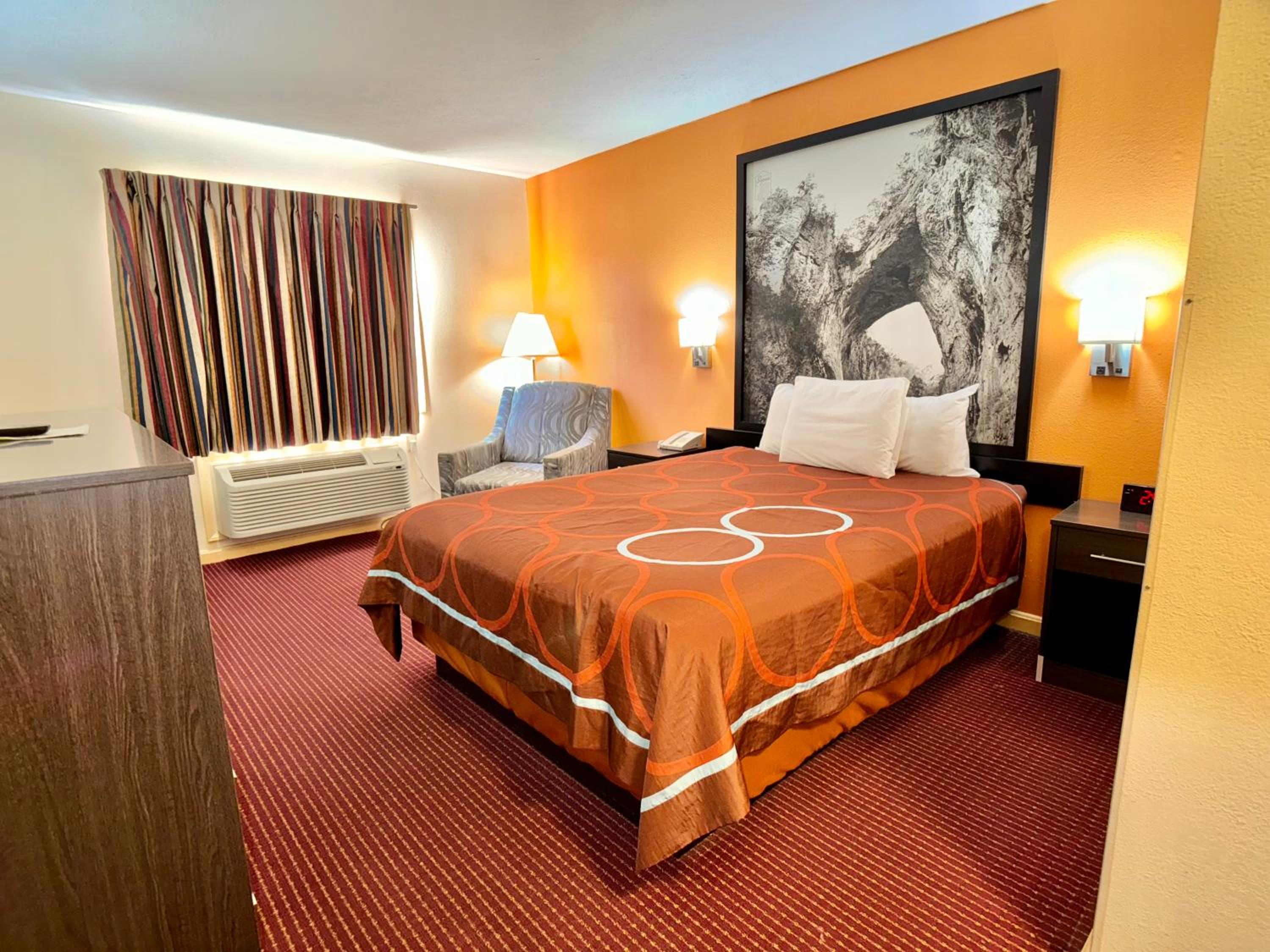 Queen Room - Non-Smoking - Photo 3