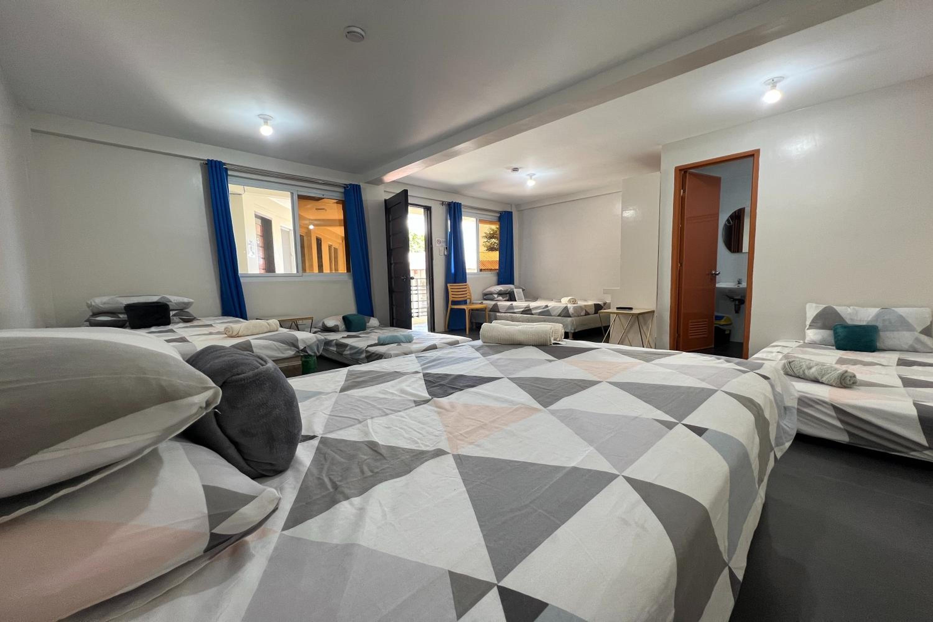 Deluxe Family Room - Photo 3