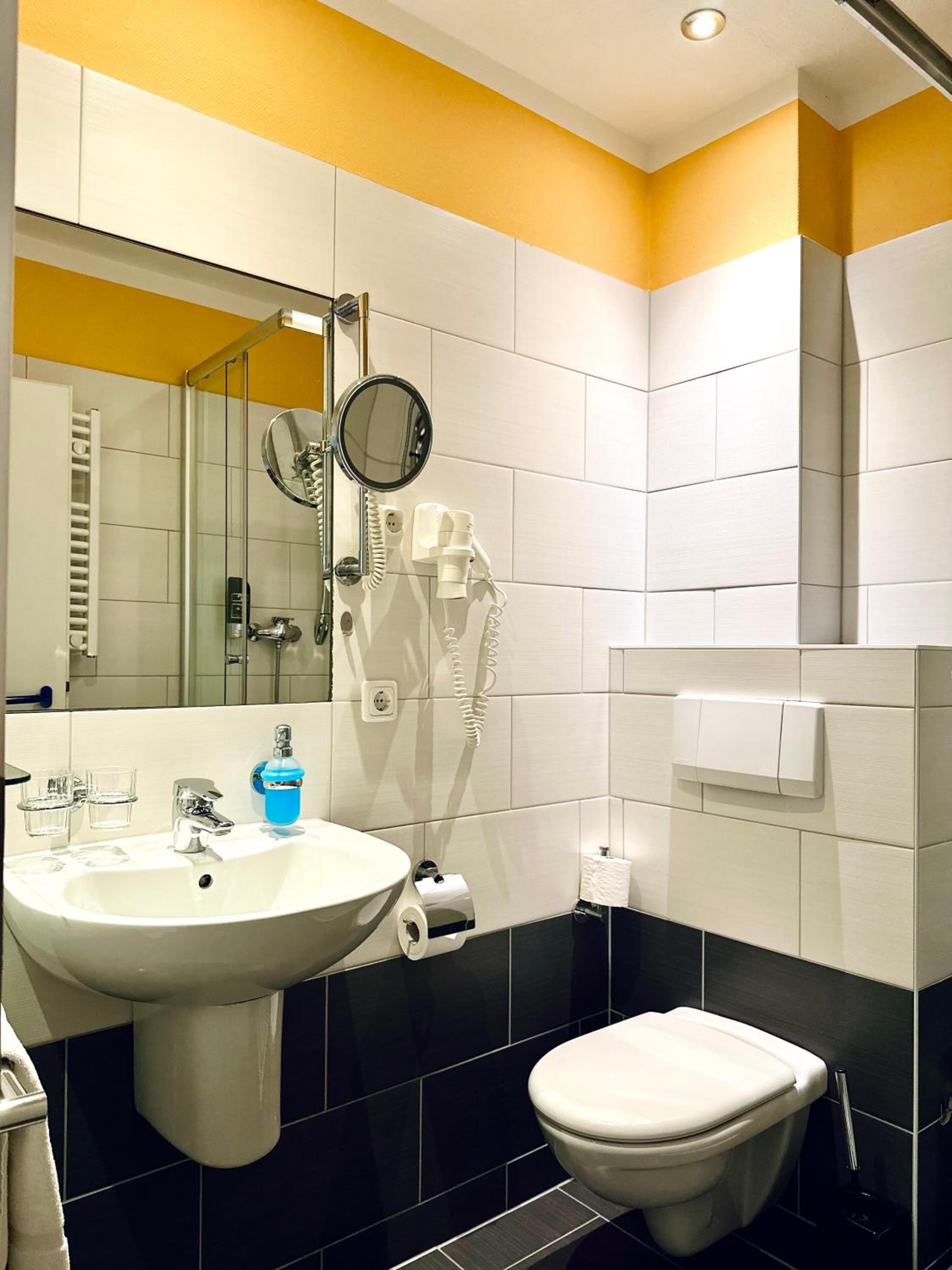Double Room - Photo 6
