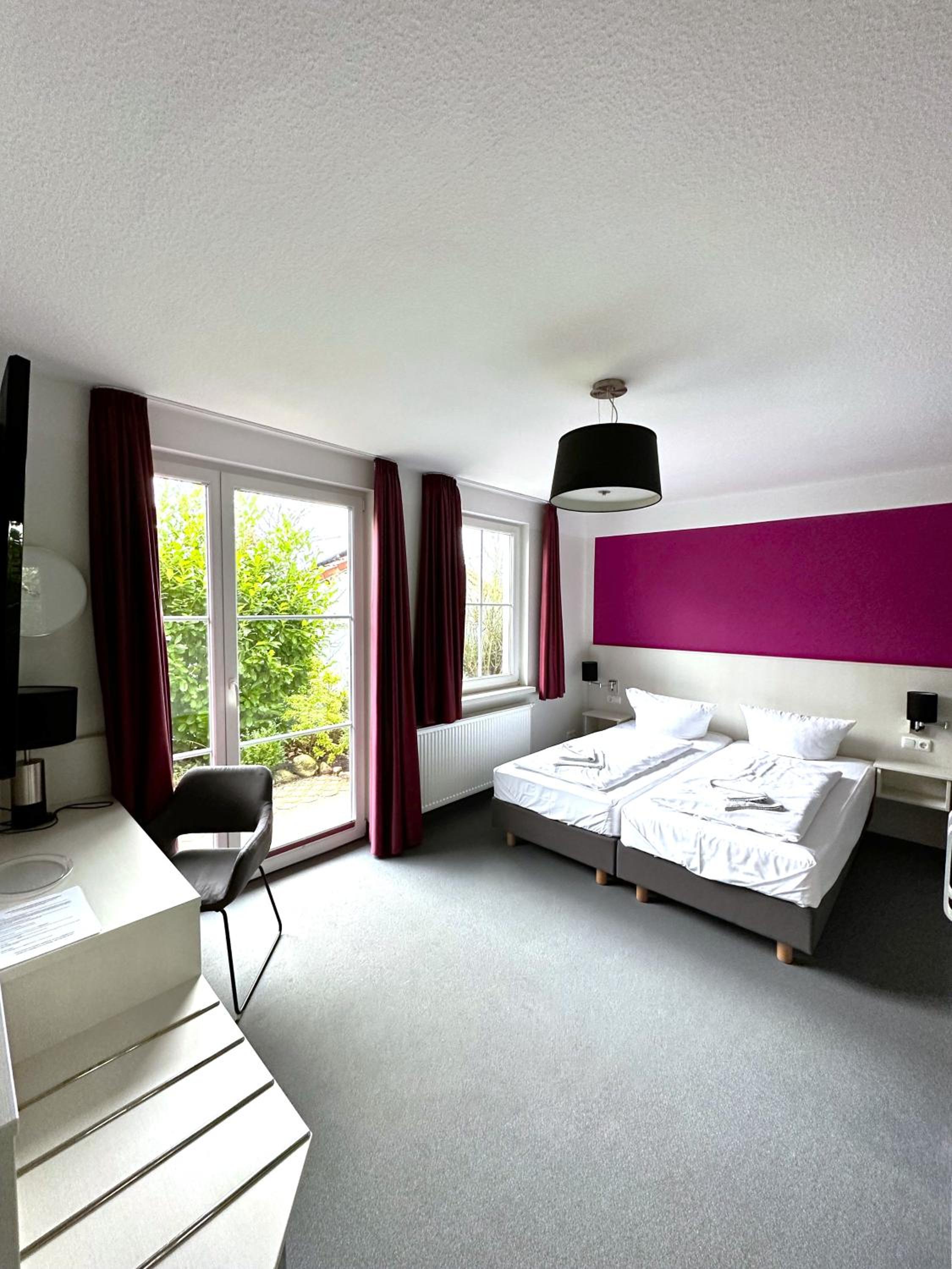 Double Room - Photo 5