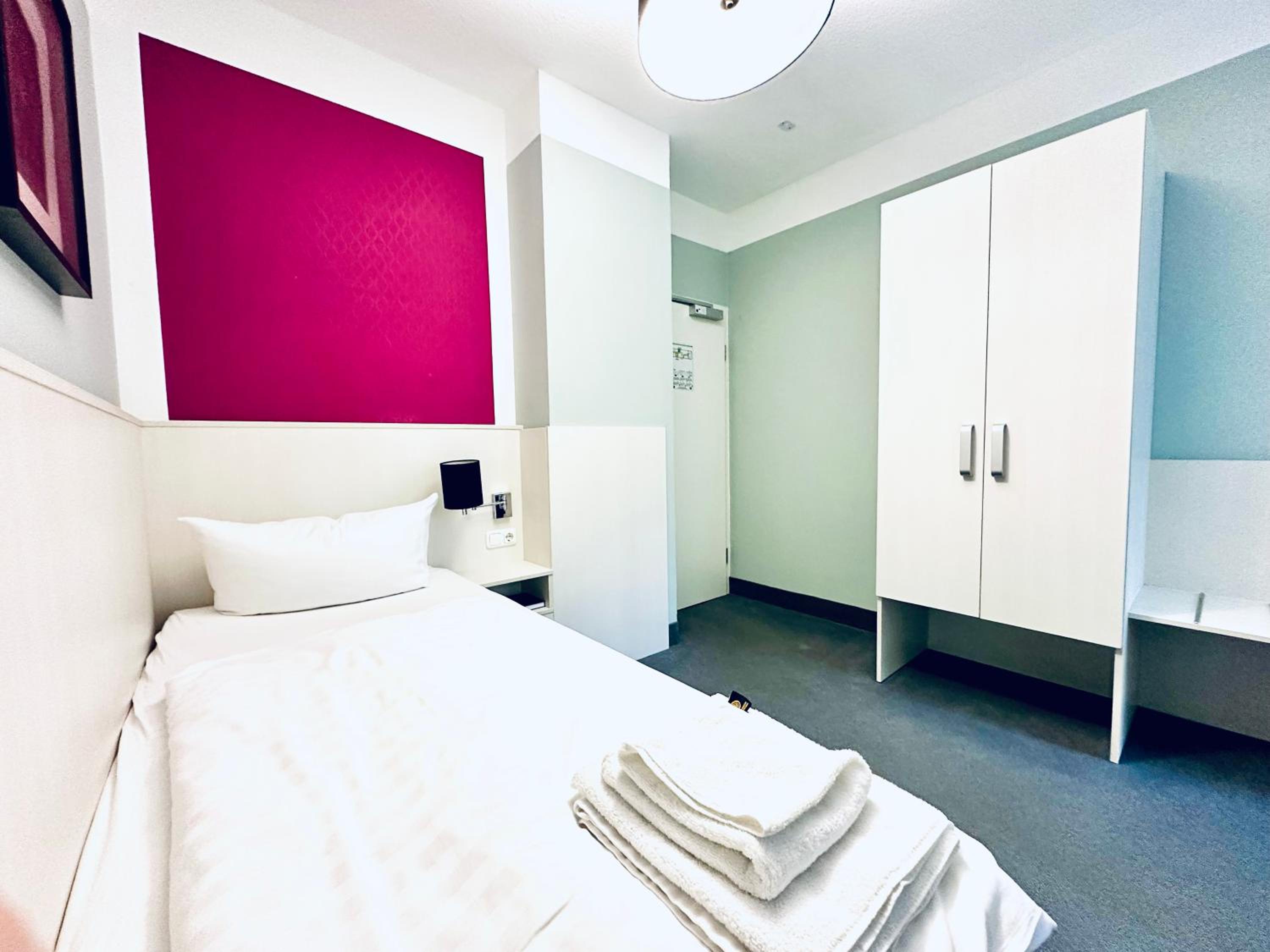 Single Room photo 2
