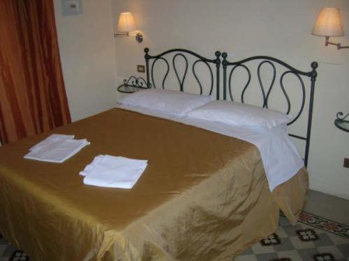 Triple Room with Private Bathroom photo 2