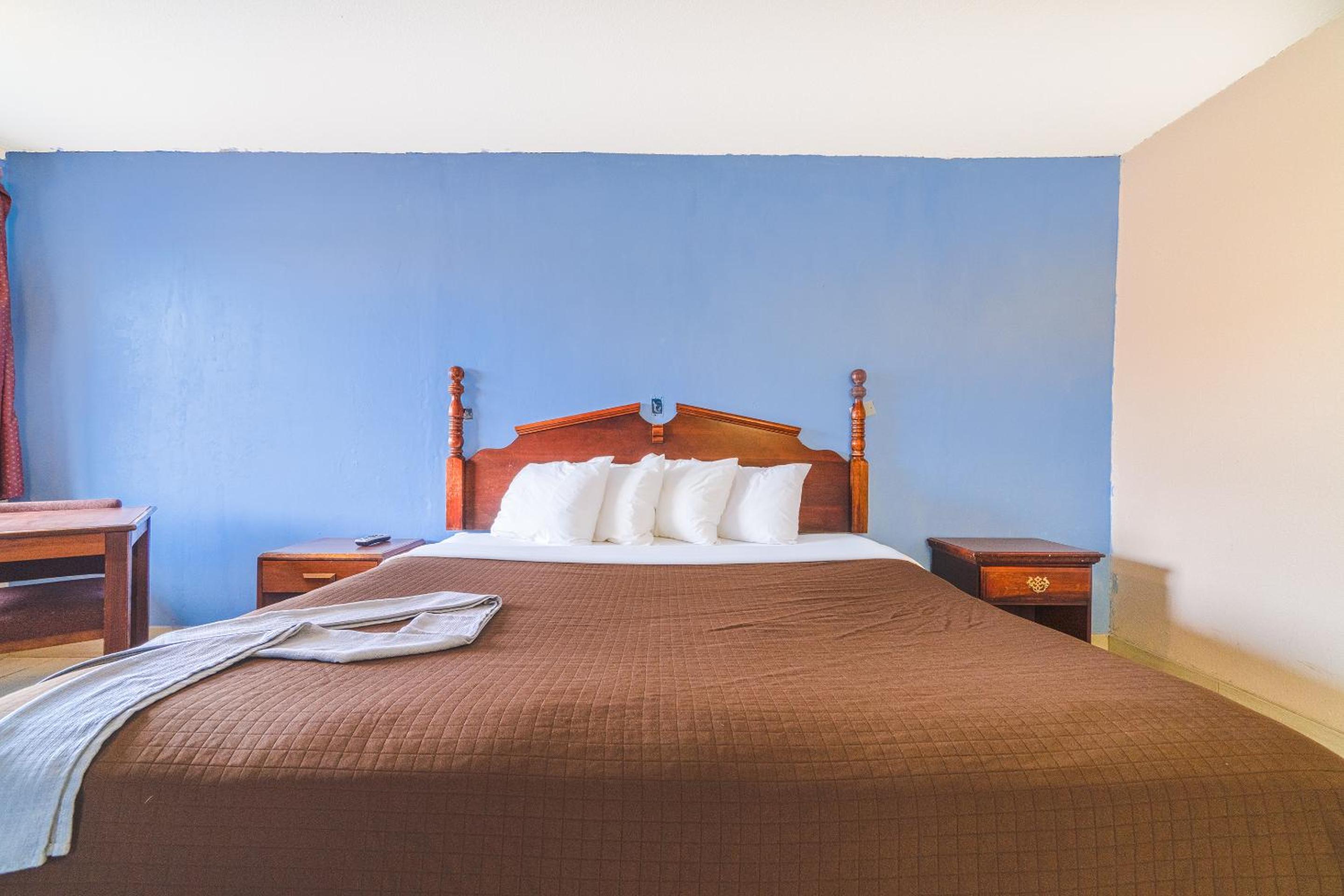 2 Queen Bed - Photo 8