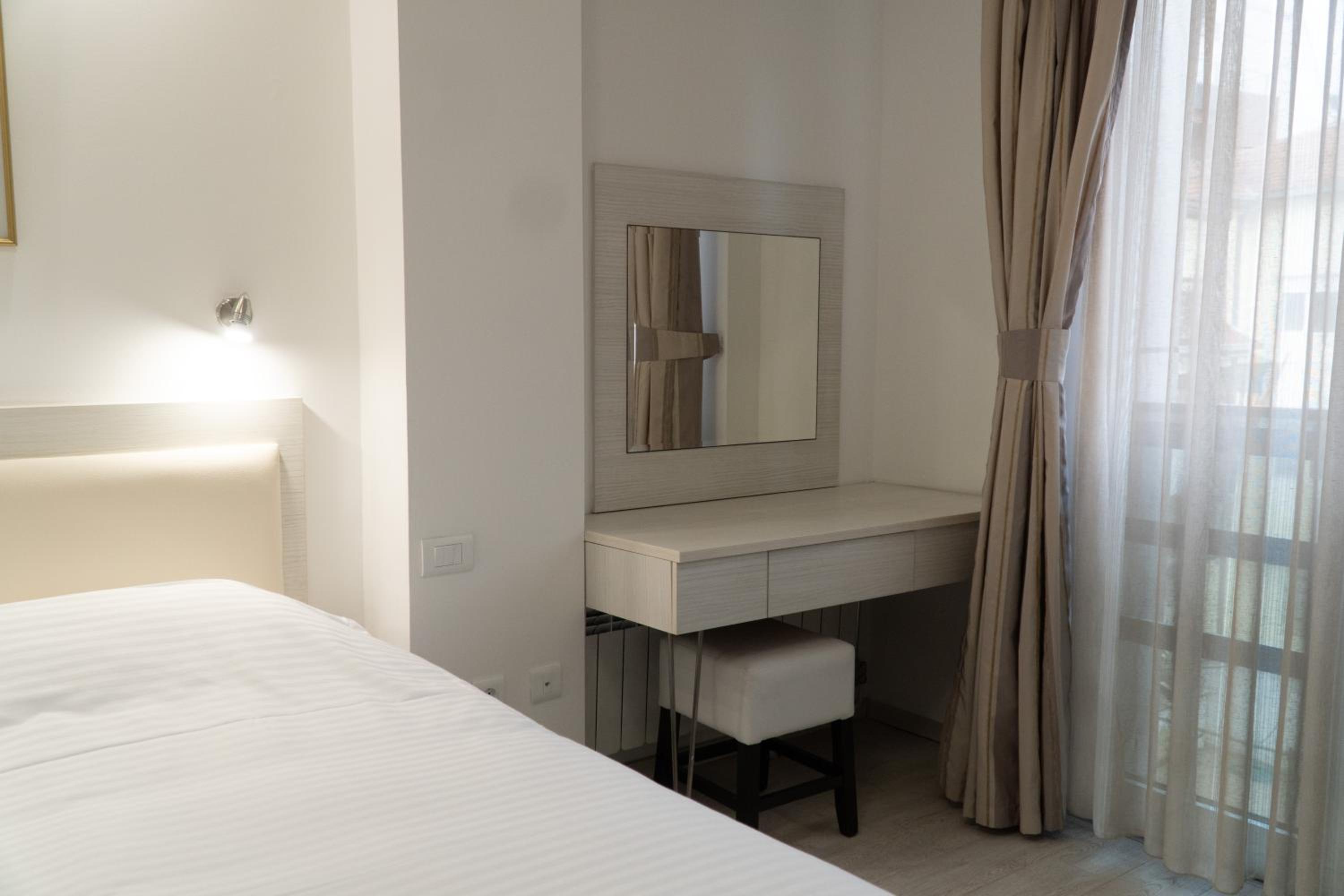 Standard Double Room photo 3