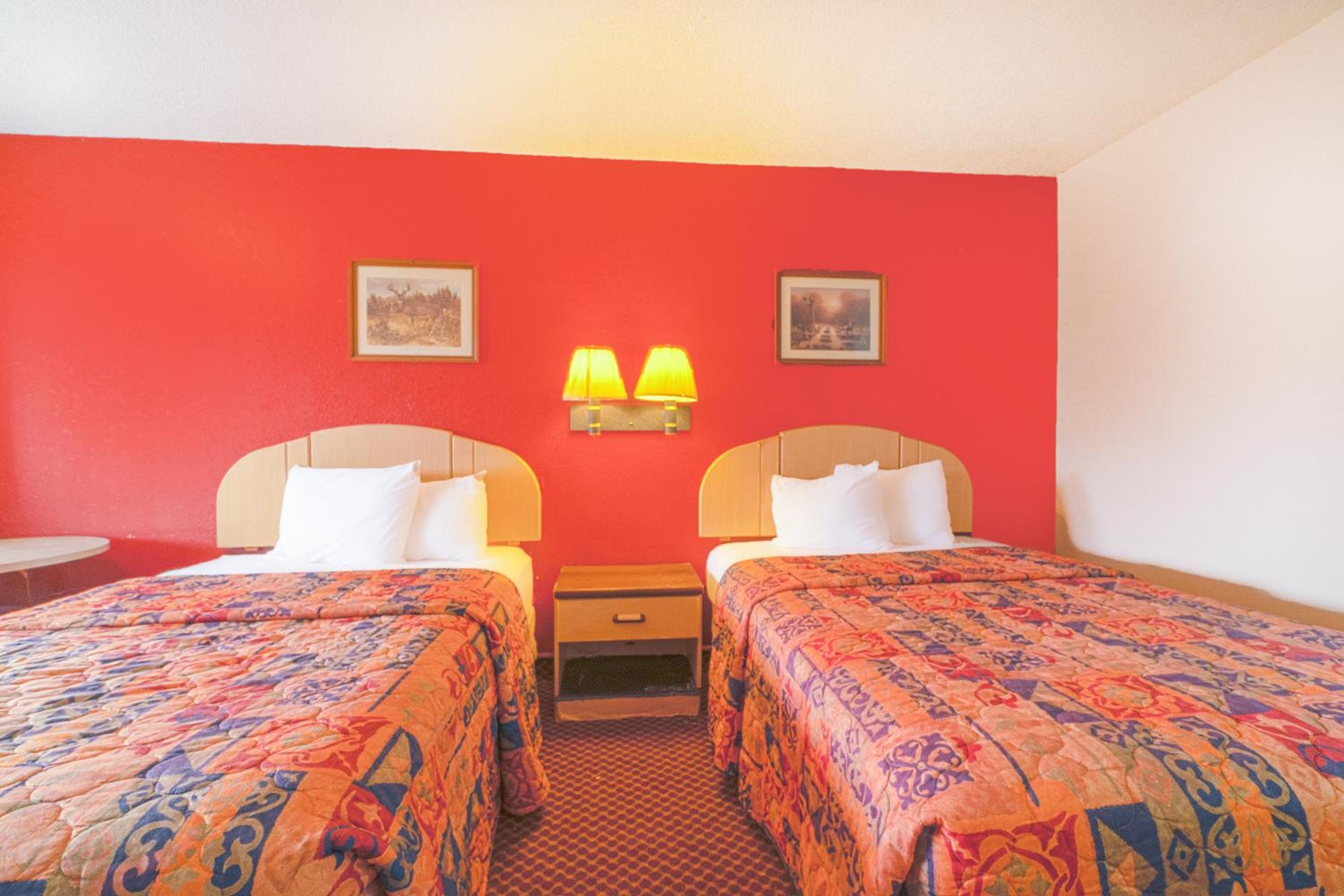 King Bed Non-Smoking - Photo 9