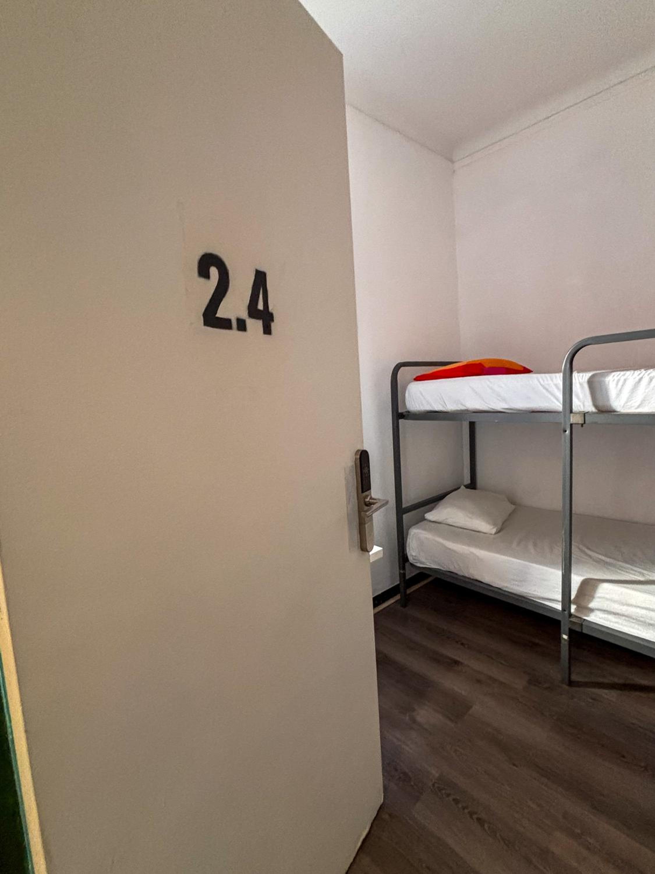 Habitación Triple Básica con Baño Compartido