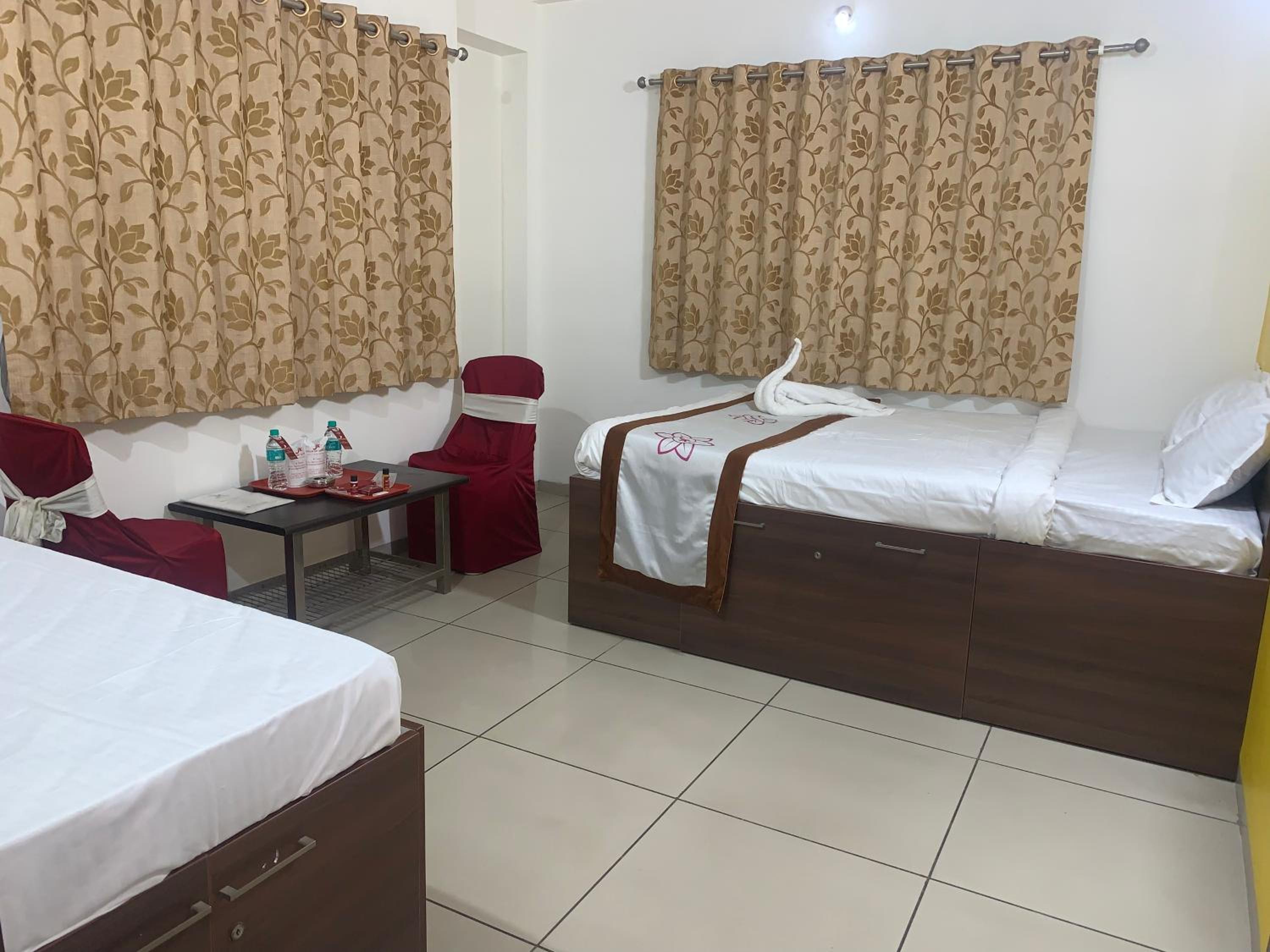 Economy Triple Room With Shared Bathroom