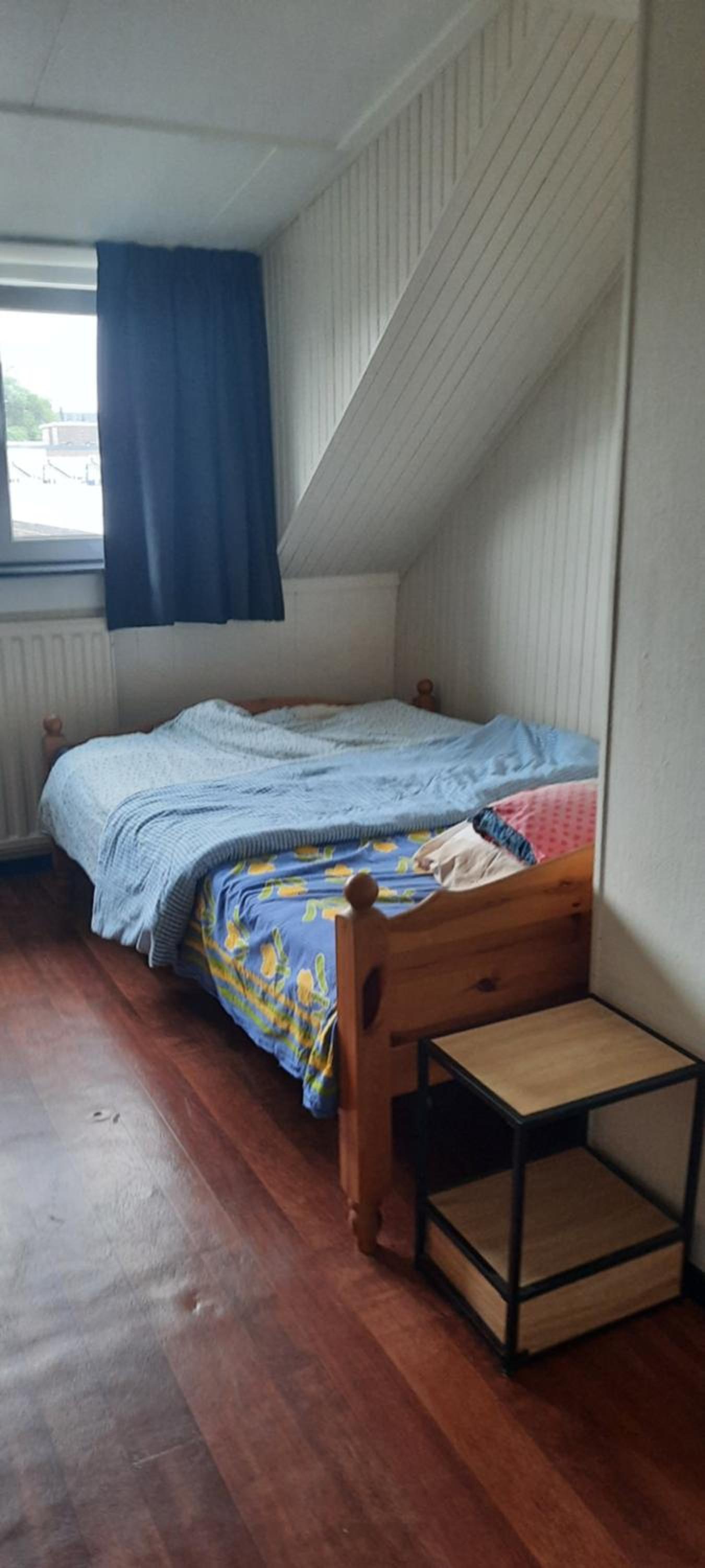 Single Room with Shared Bathroom photo 2