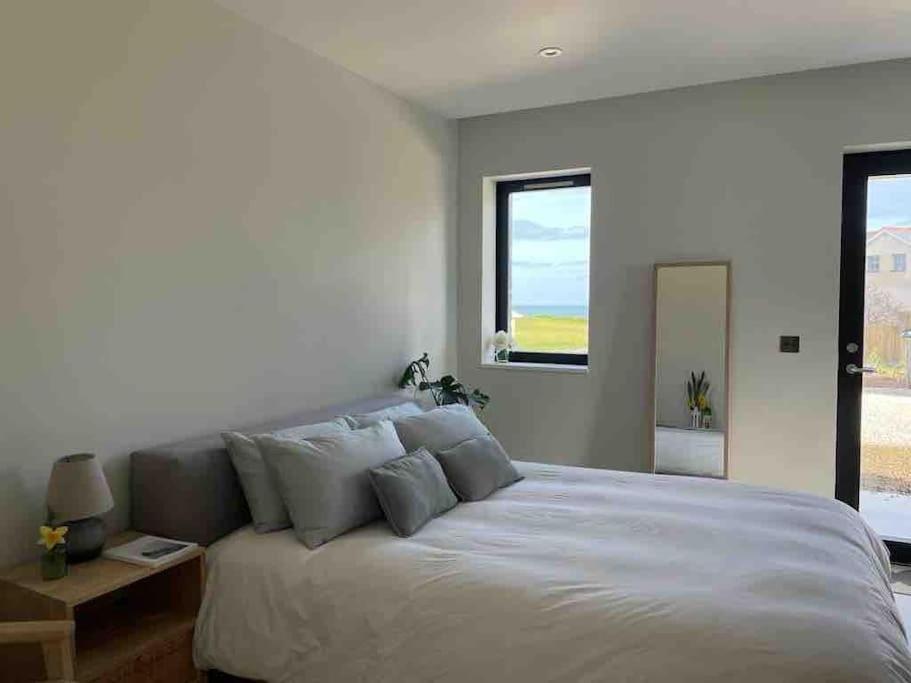 Four-Bedroom House photo 1