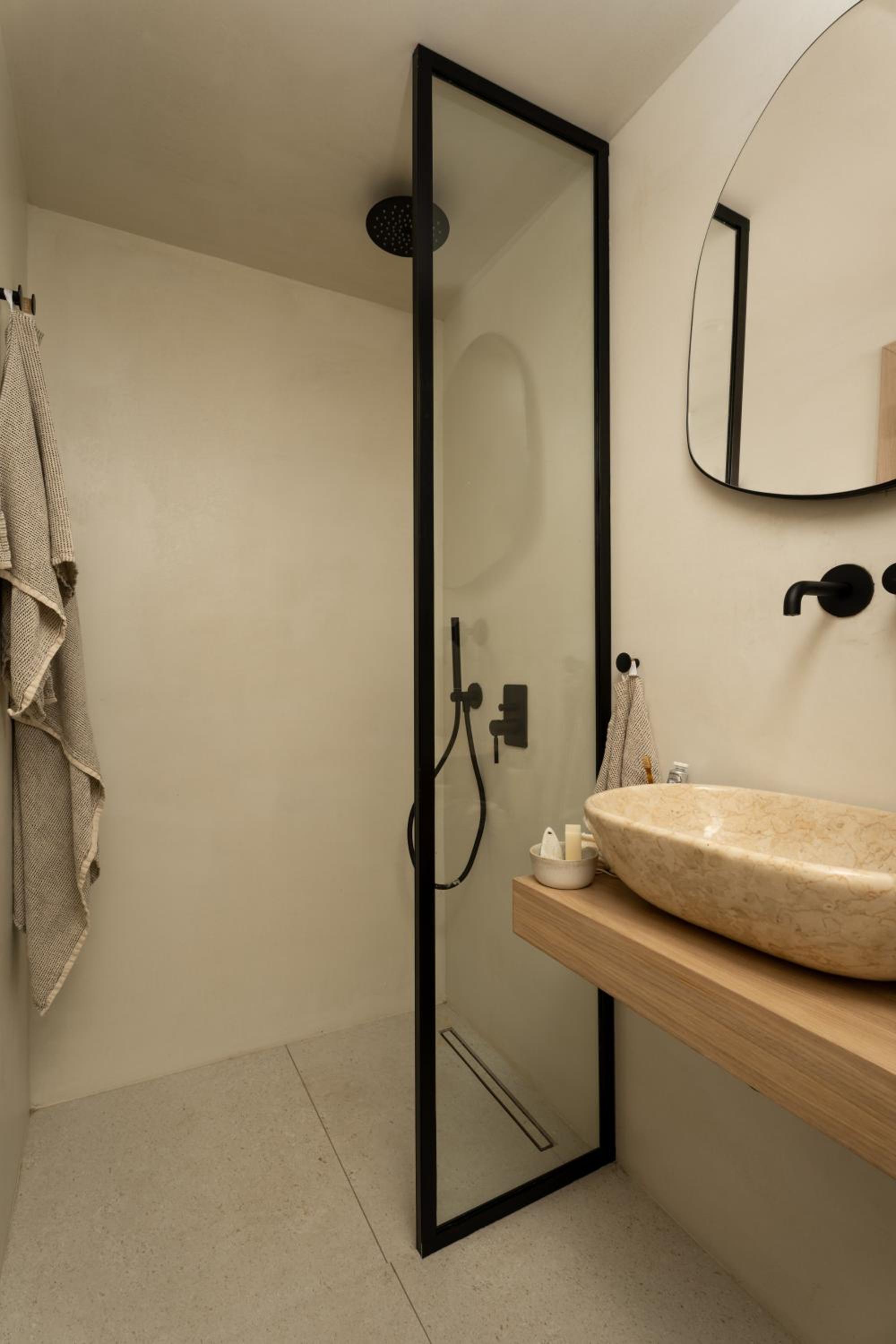 Camara- Two Floor Suite with City View photo 3