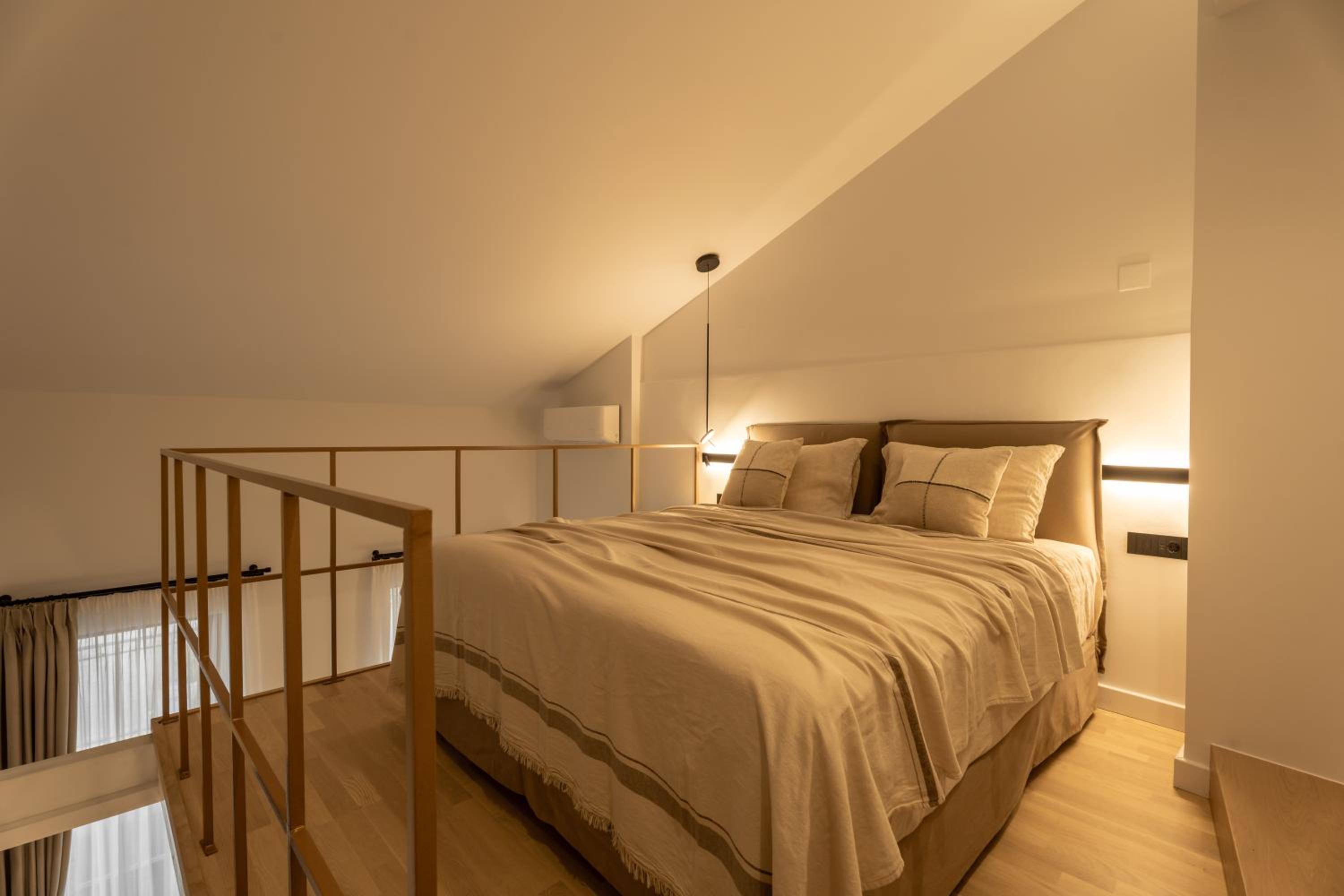 Camara- Two Floor Suite with City View photo 2