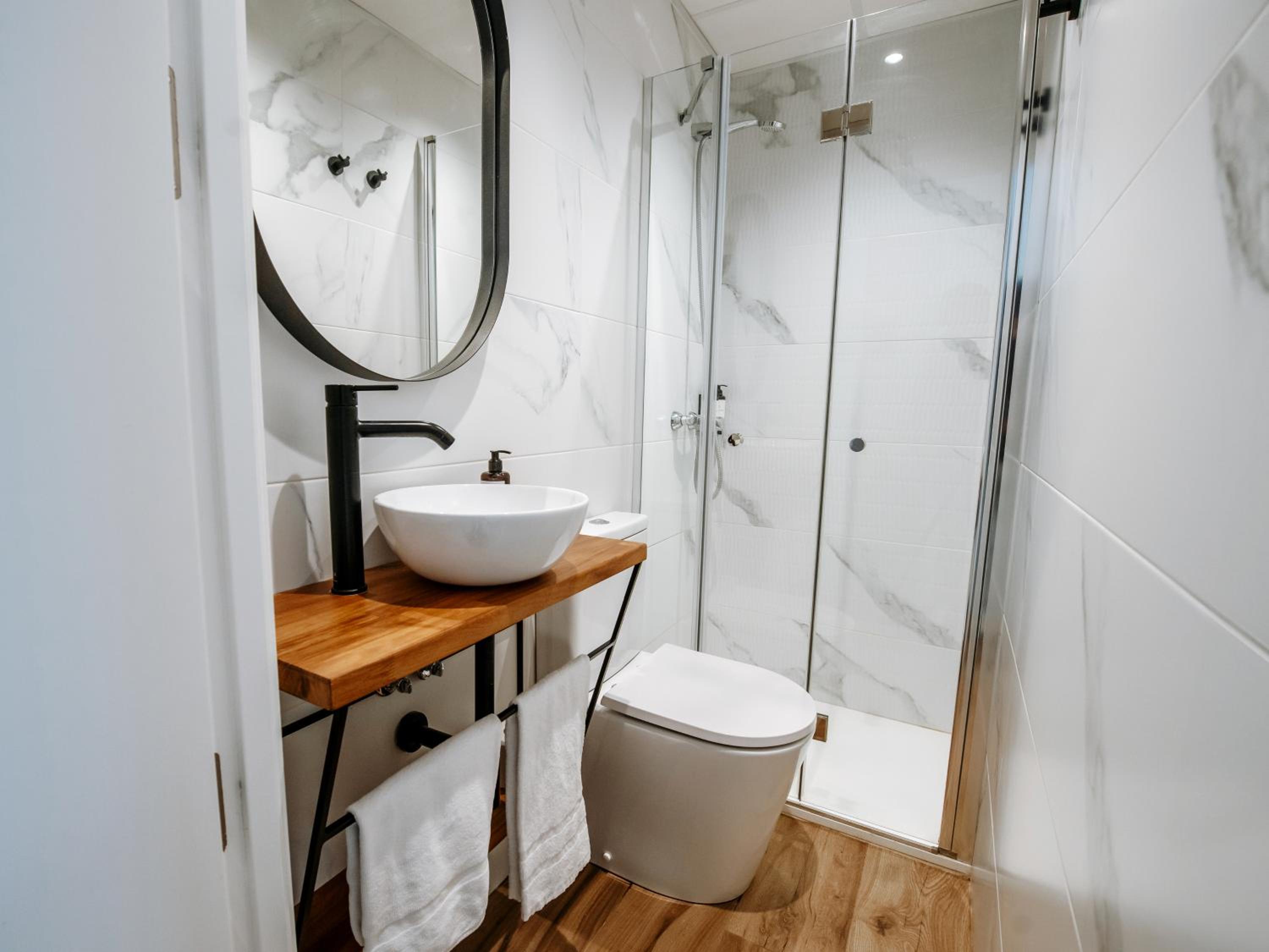 Standard Double or Twin Room - Photo 7